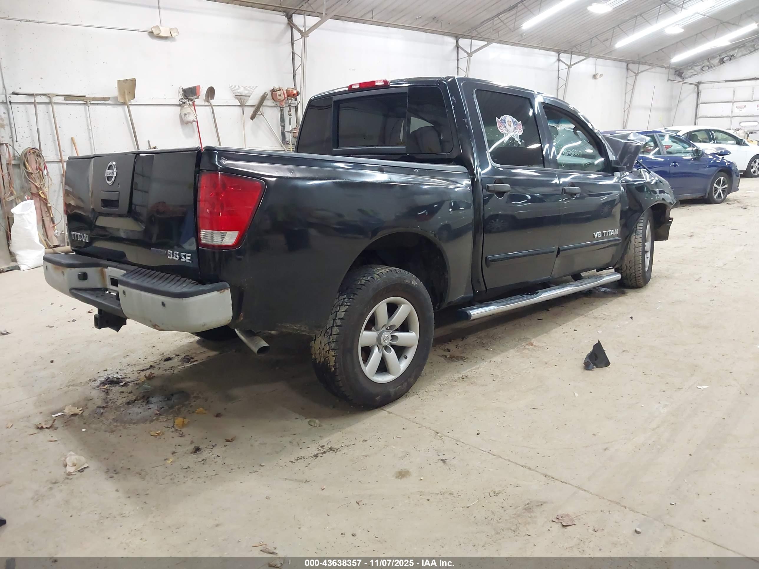 NISSAN TITAN image 4