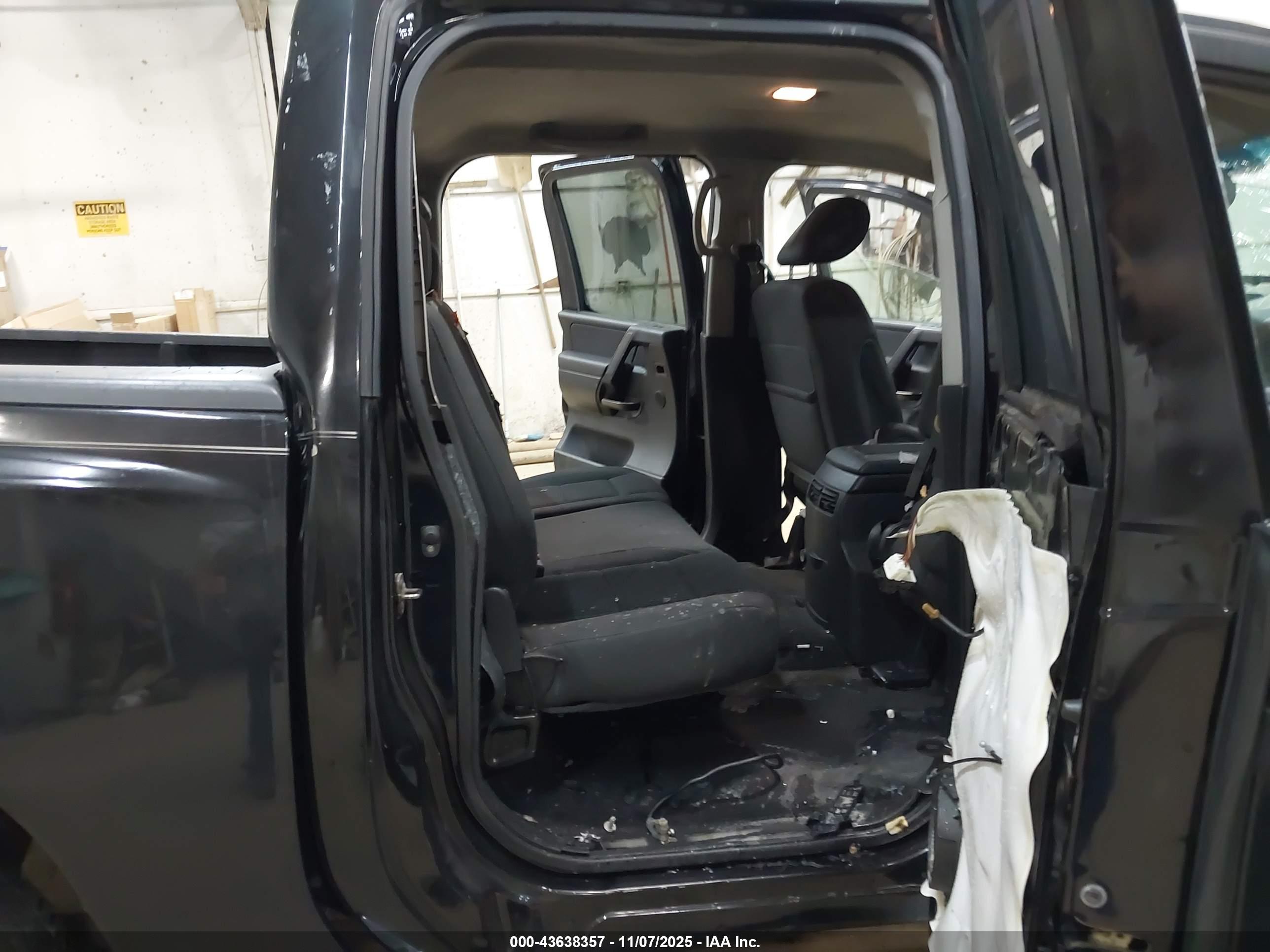 NISSAN TITAN image 8