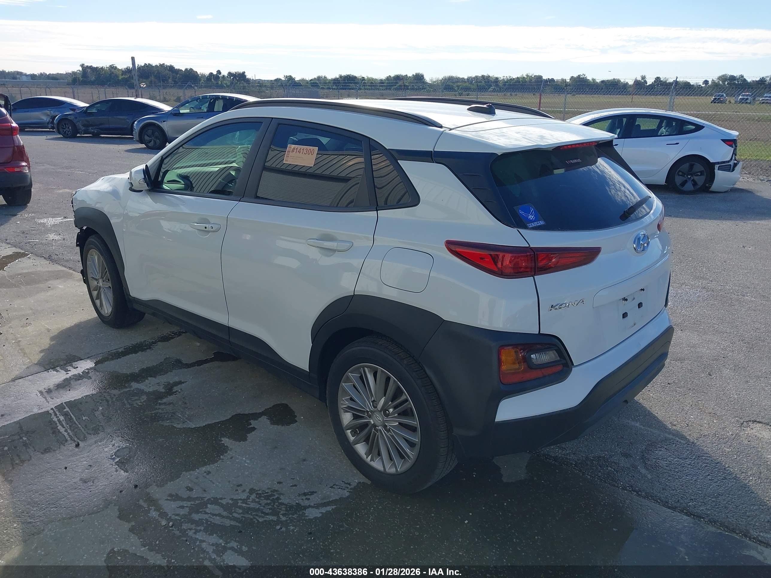 HYUNDAI KONA image 3