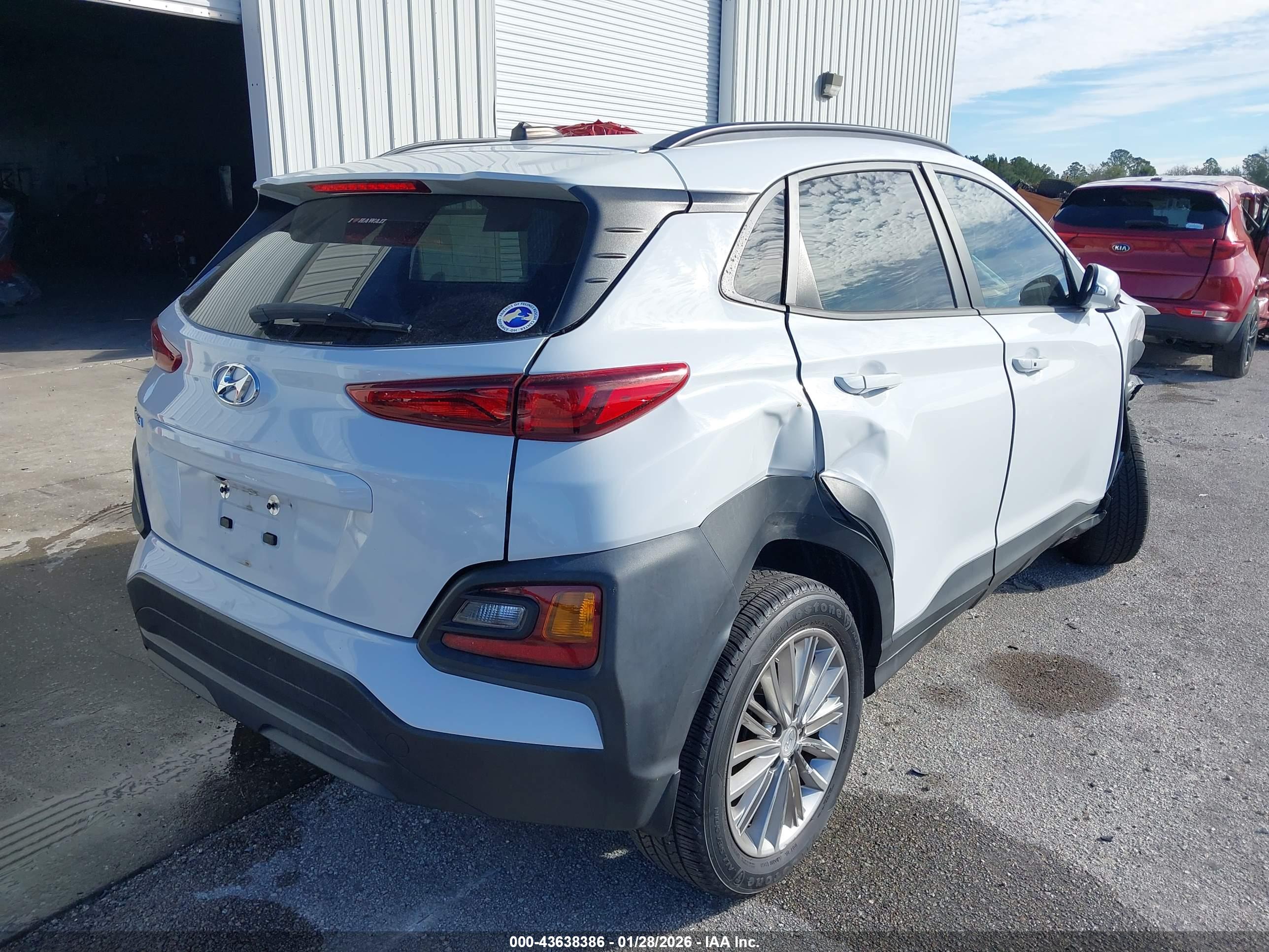 HYUNDAI KONA image 4
