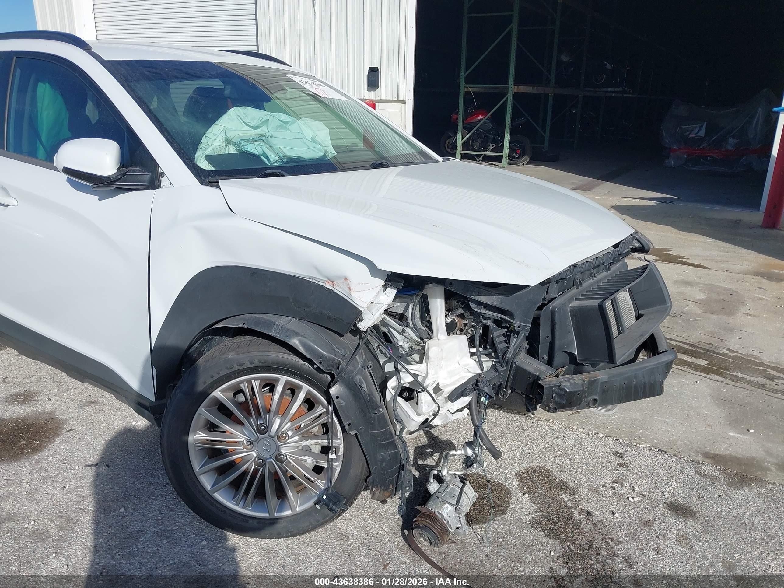 HYUNDAI KONA image 6