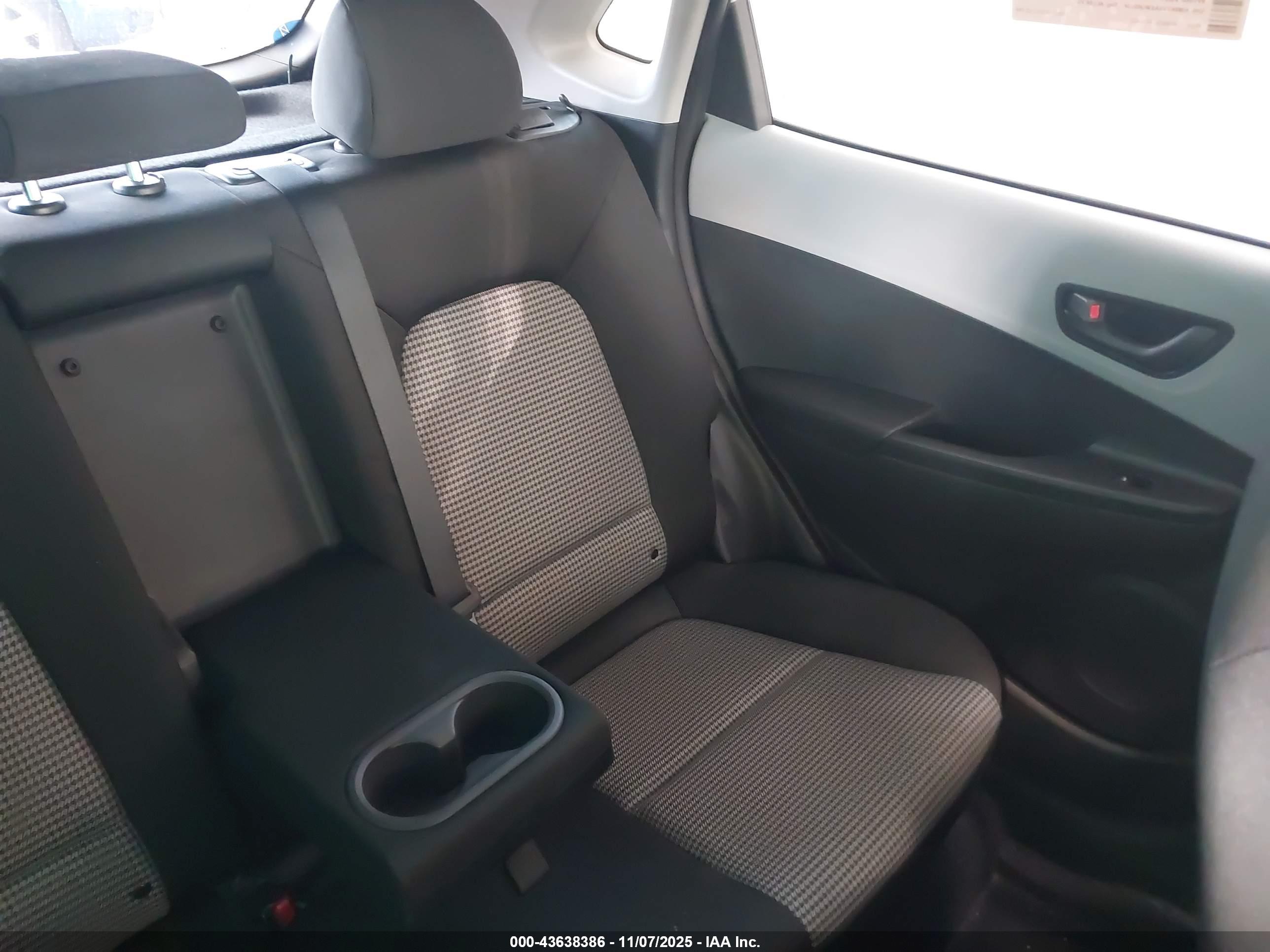 HYUNDAI KONA image 8