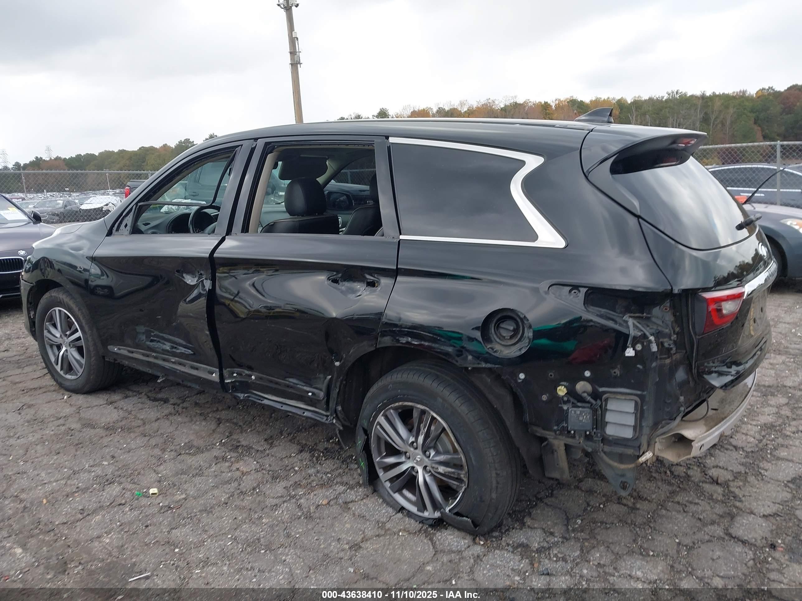 INFINITI QX60 image 3