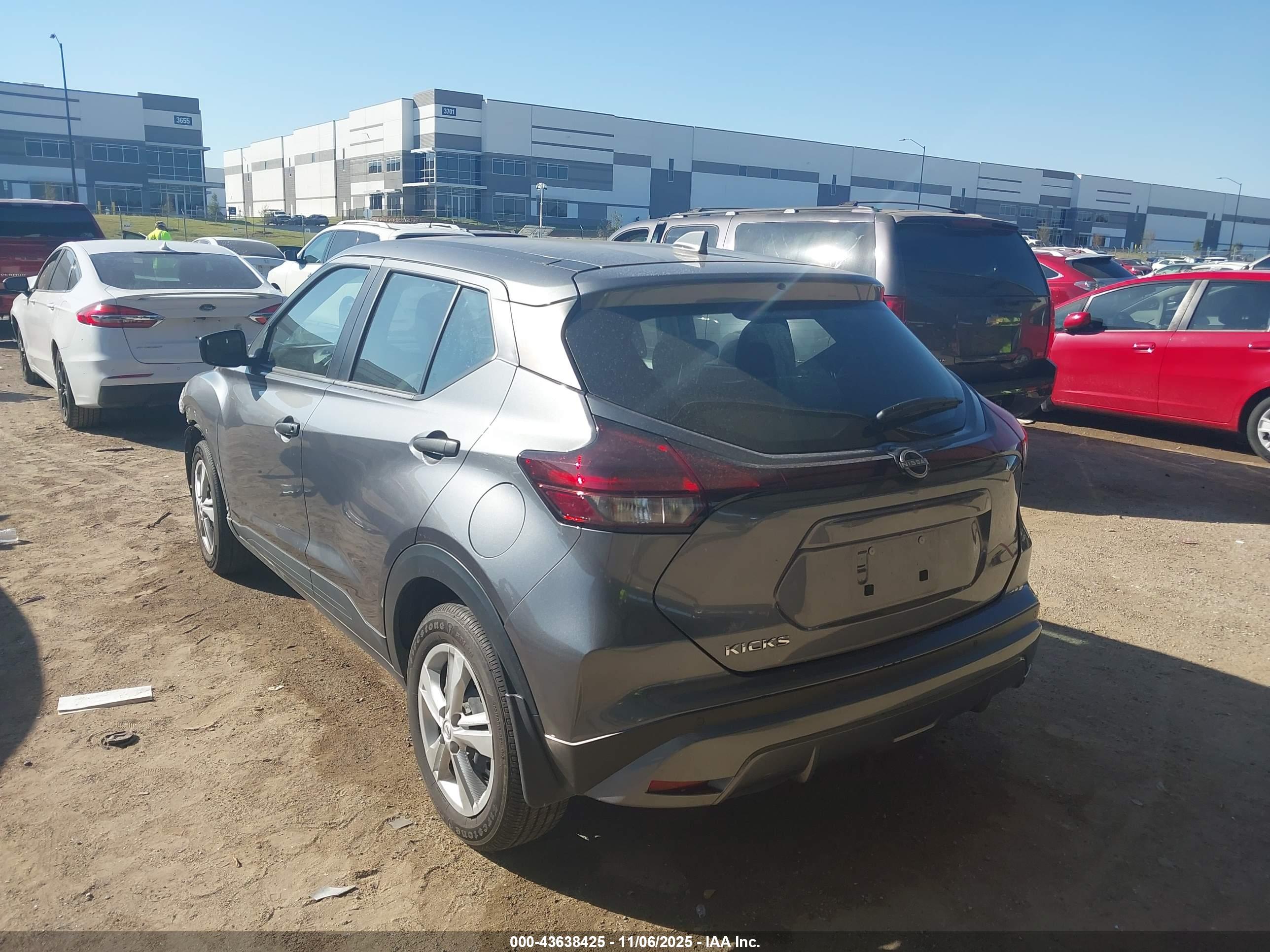 NISSAN KICKS image 3