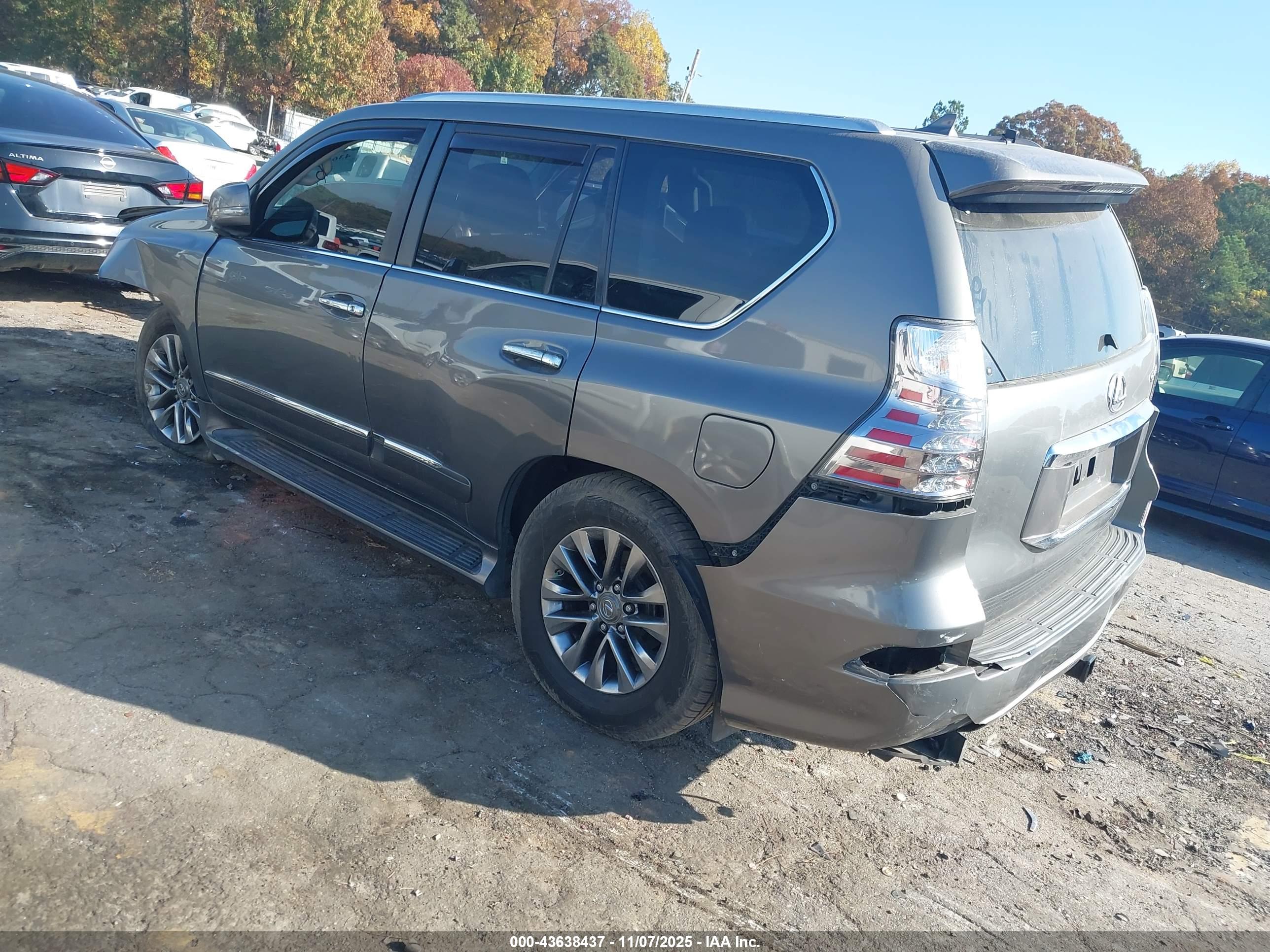 LEXUS GX image 3