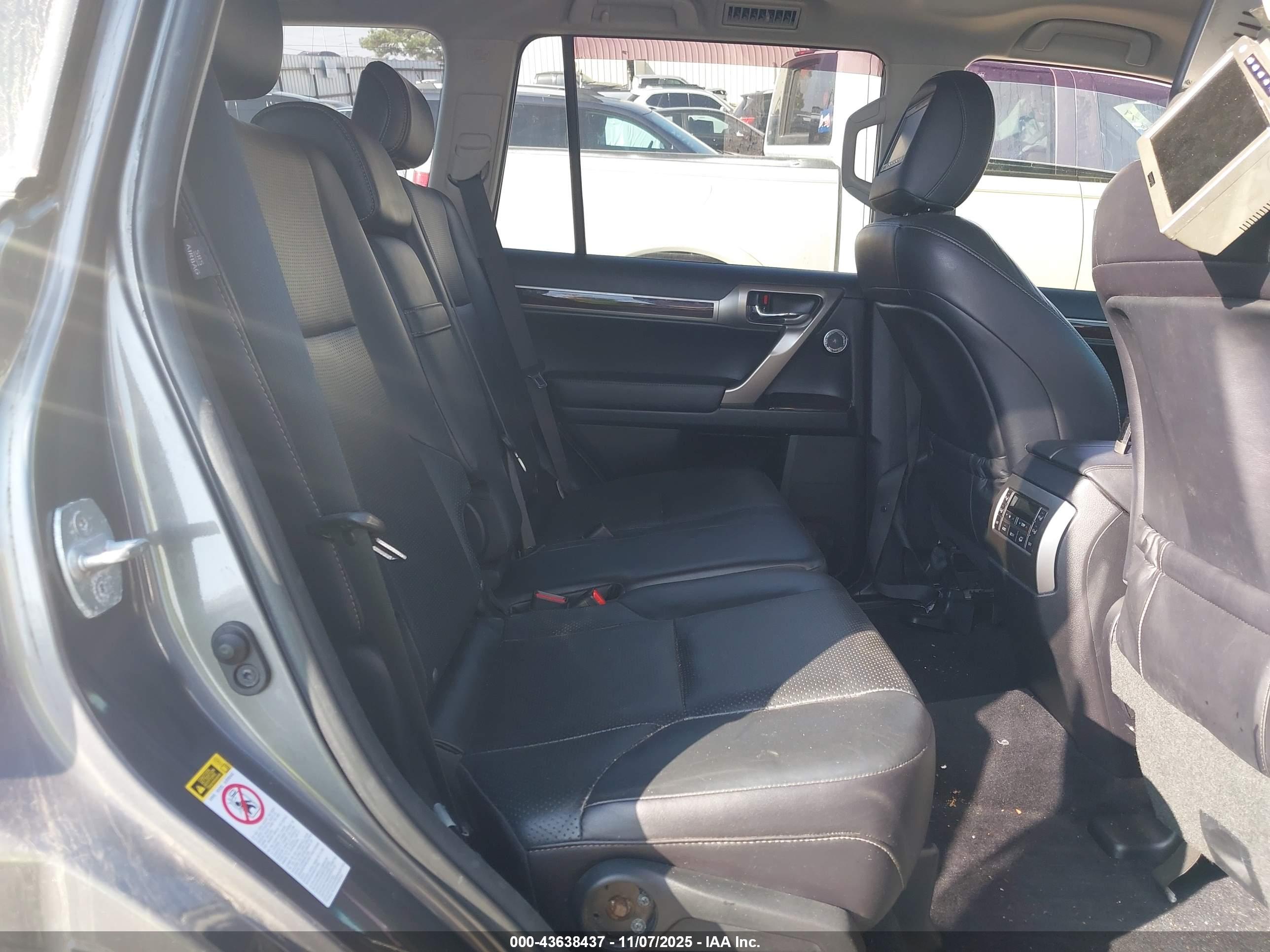 LEXUS GX image 8