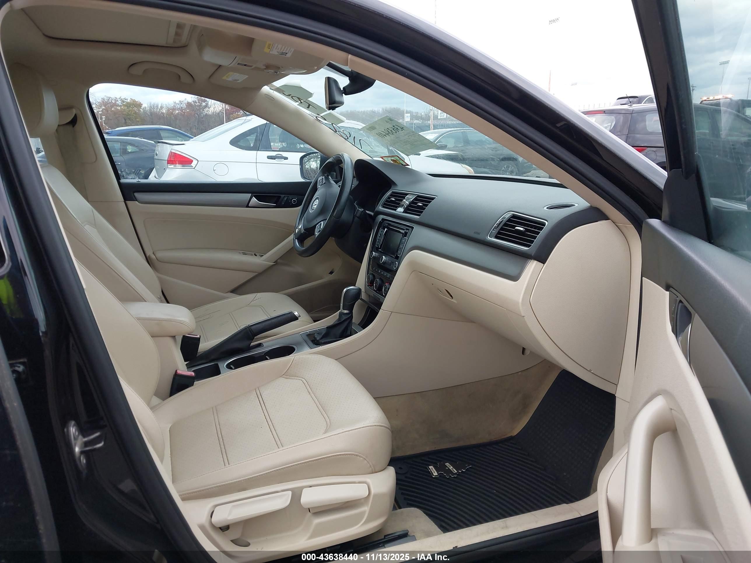 VOLKSWAGEN PASSAT image 5