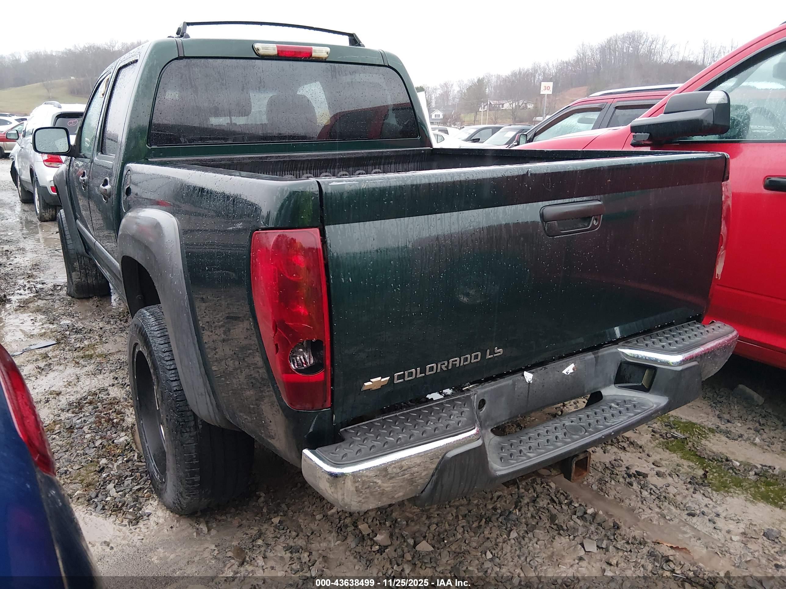 CHEVROLET COLORADO image 3