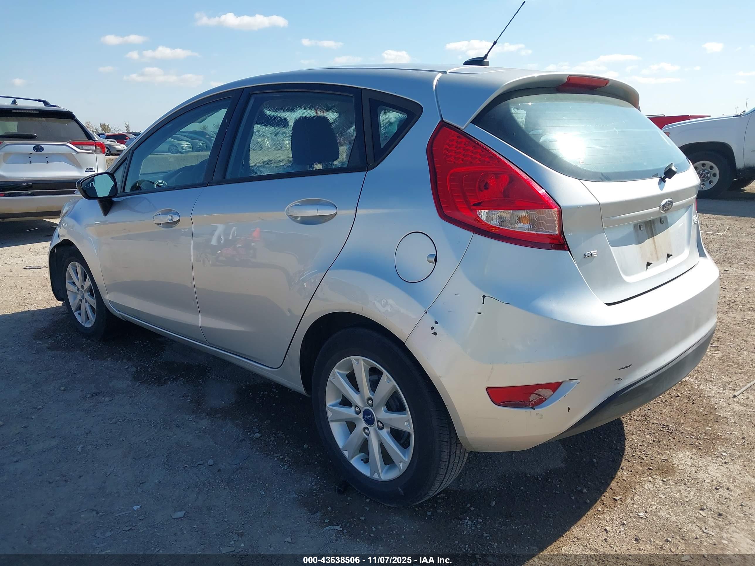 FORD FIESTA image 3