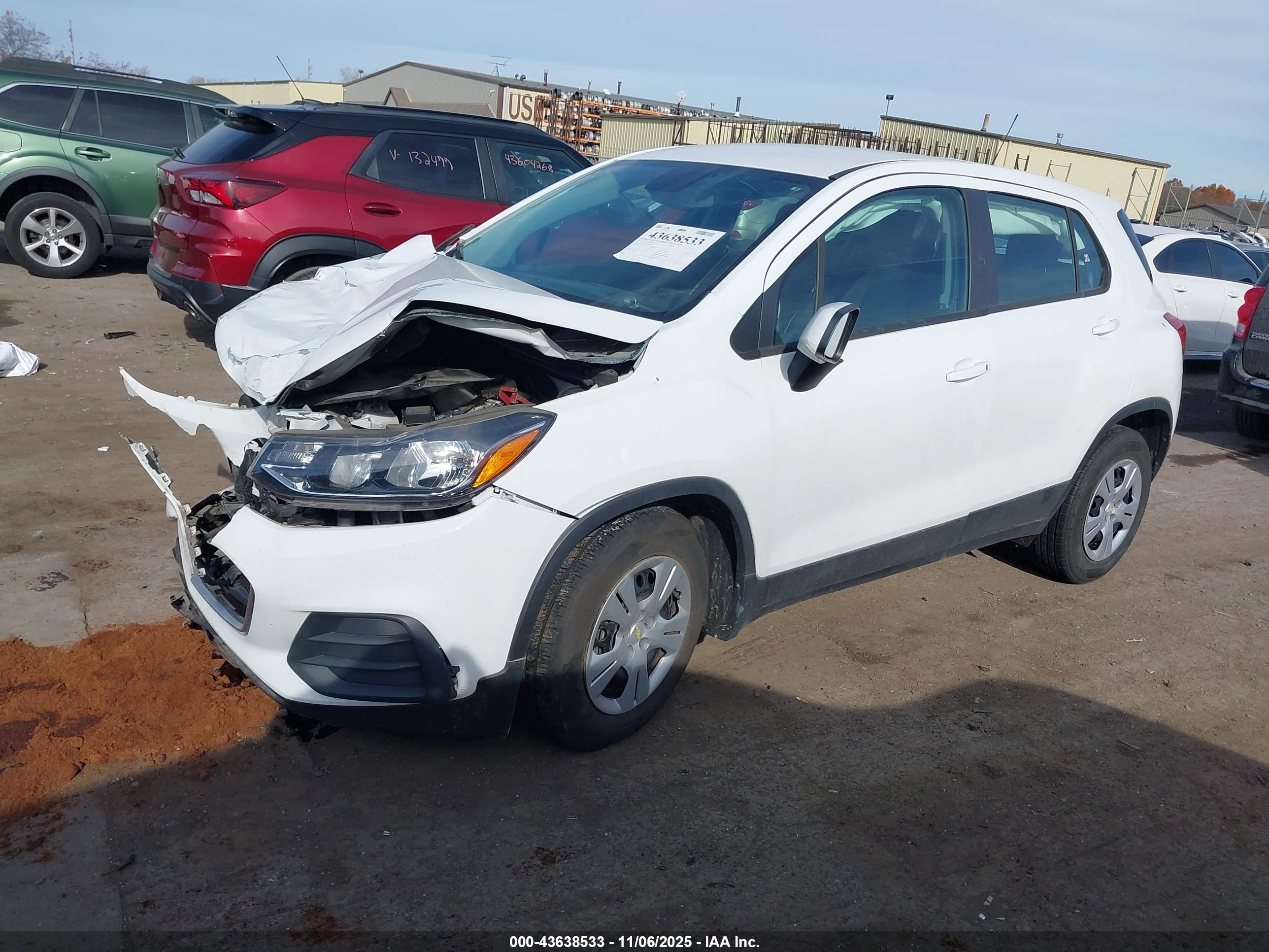 CHEVROLET TRAX image 2