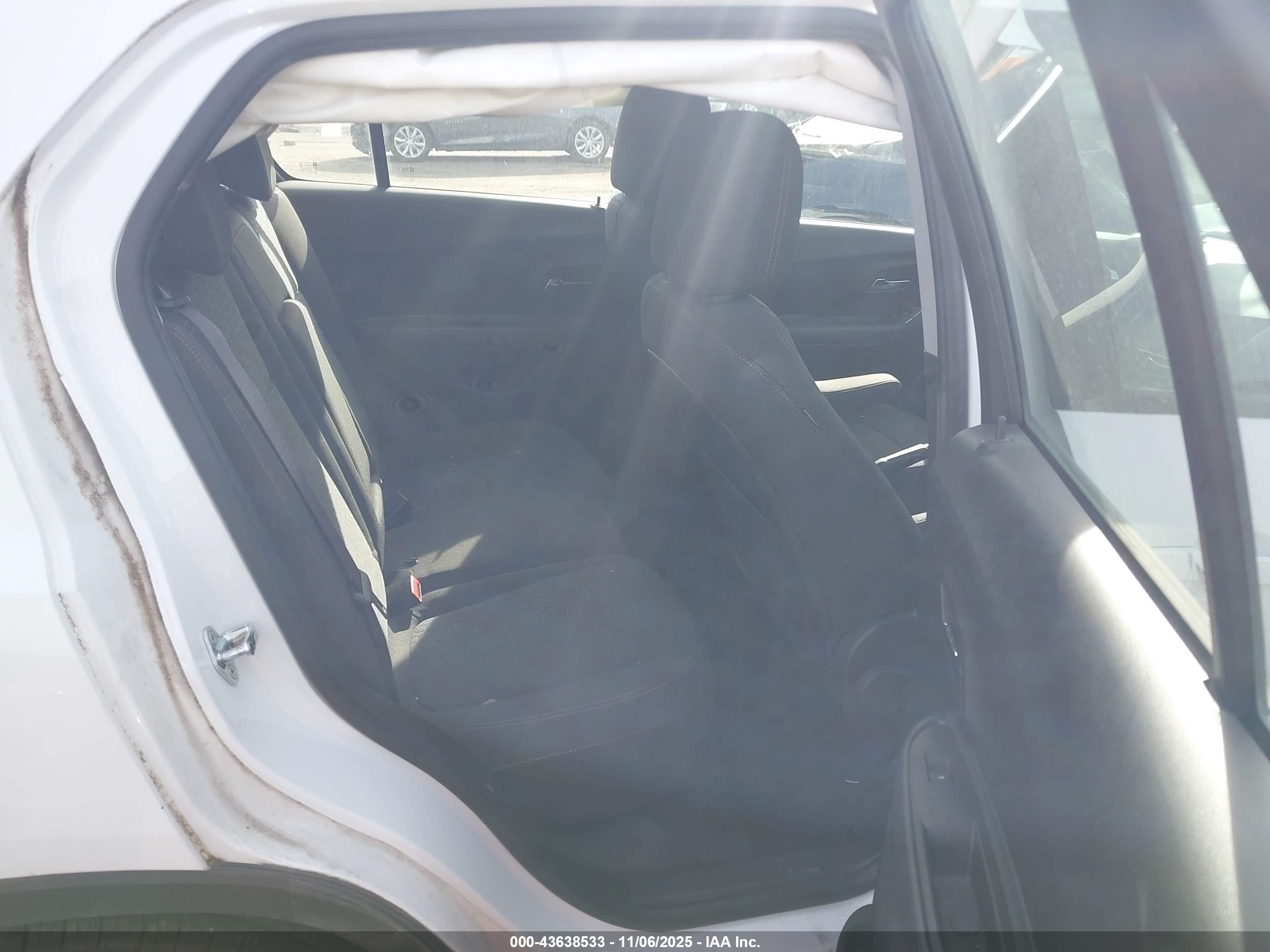 CHEVROLET TRAX image 8