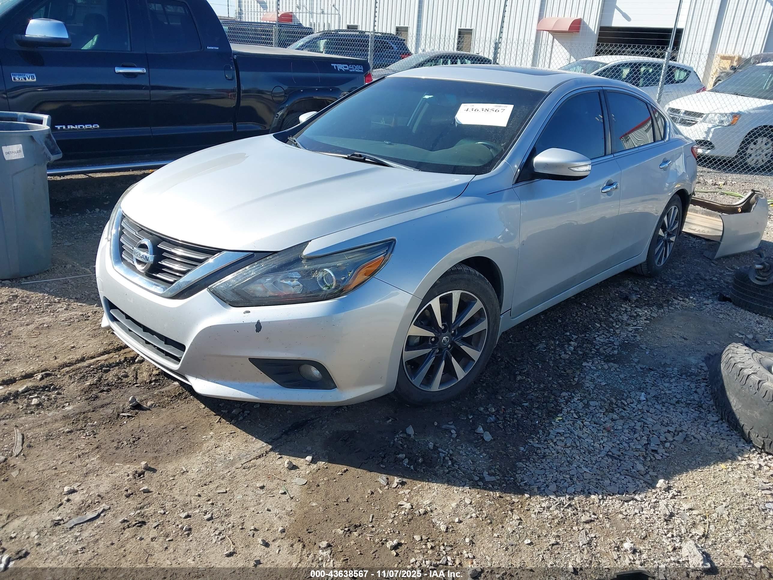 NISSAN ALTIMA image 2