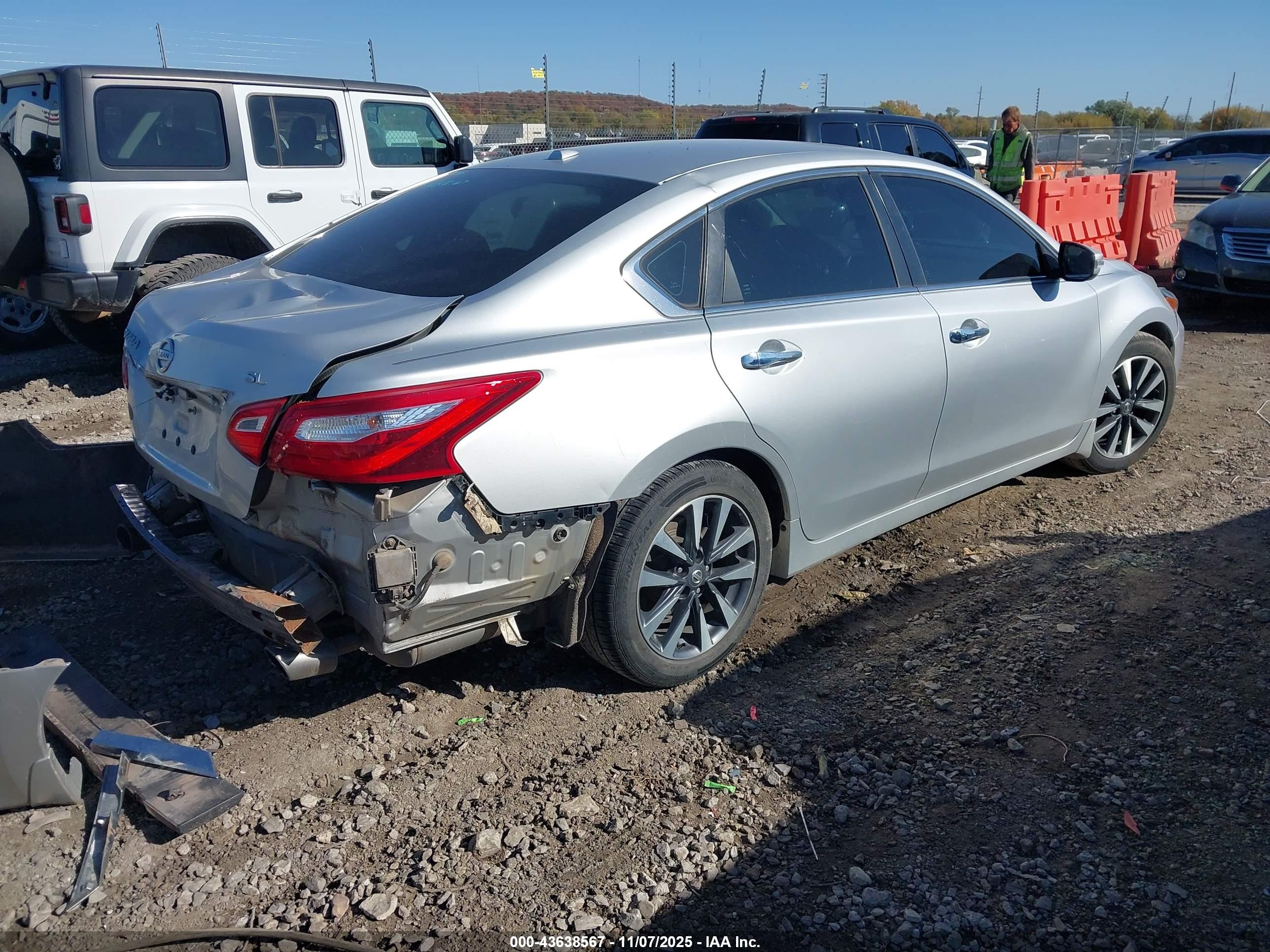 NISSAN ALTIMA image 4
