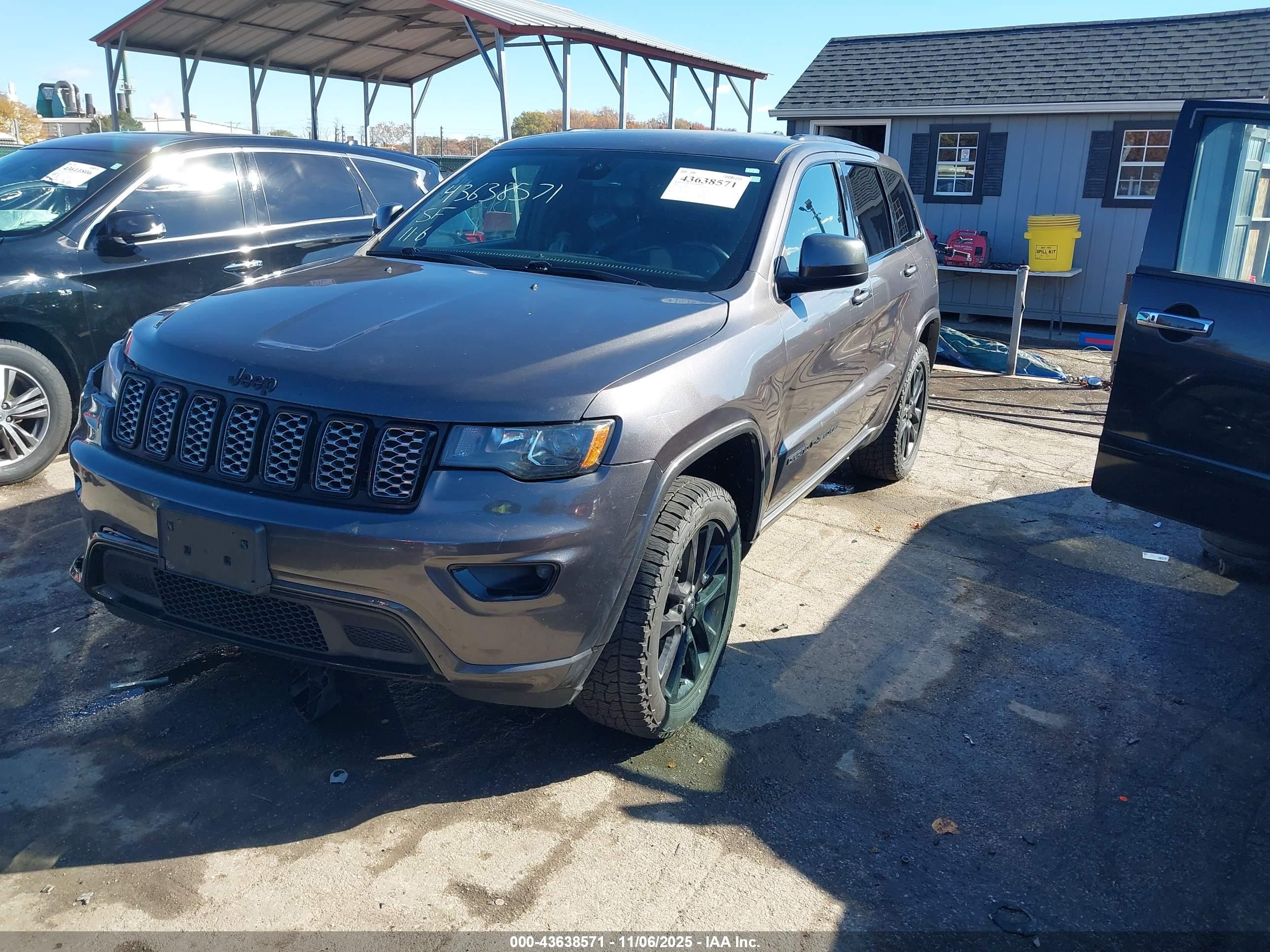 JEEP GRAND image 2