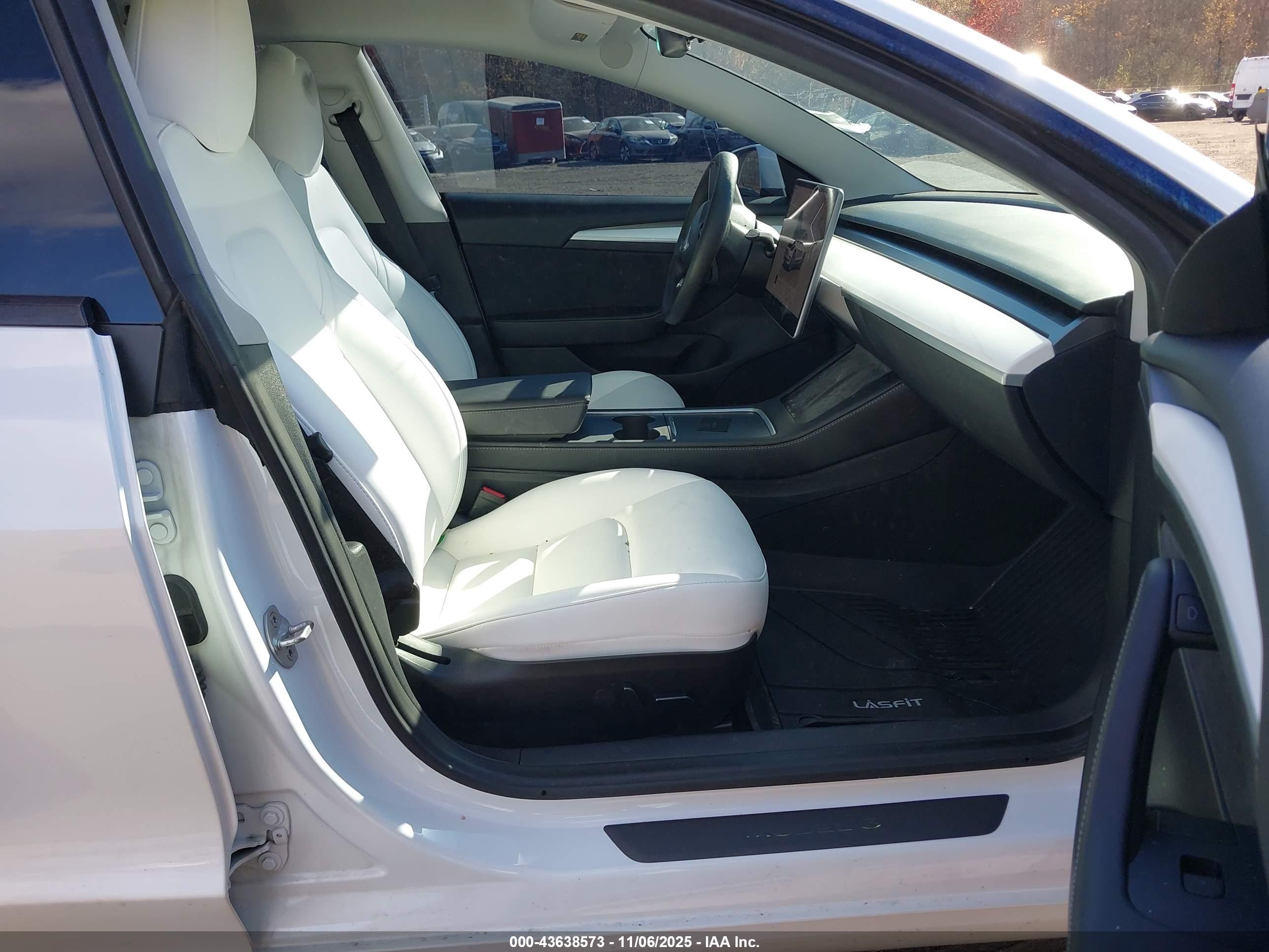 TESLA MODEL image 5