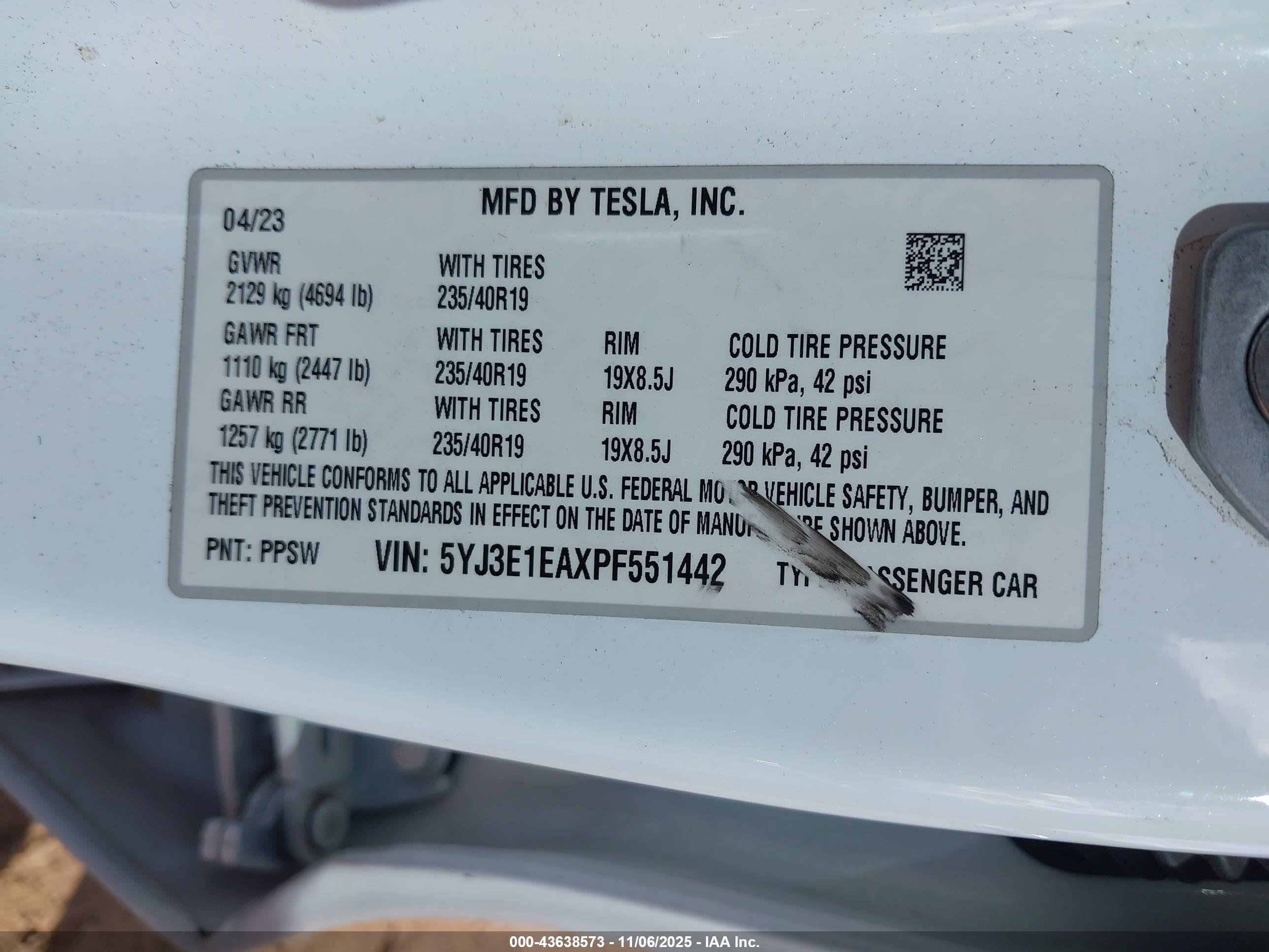TESLA MODEL image 9