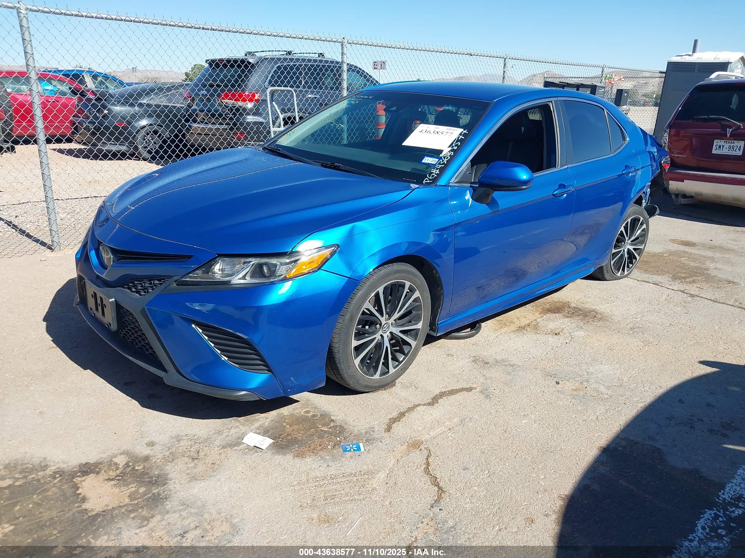 TOYOTA CAMRY image 2