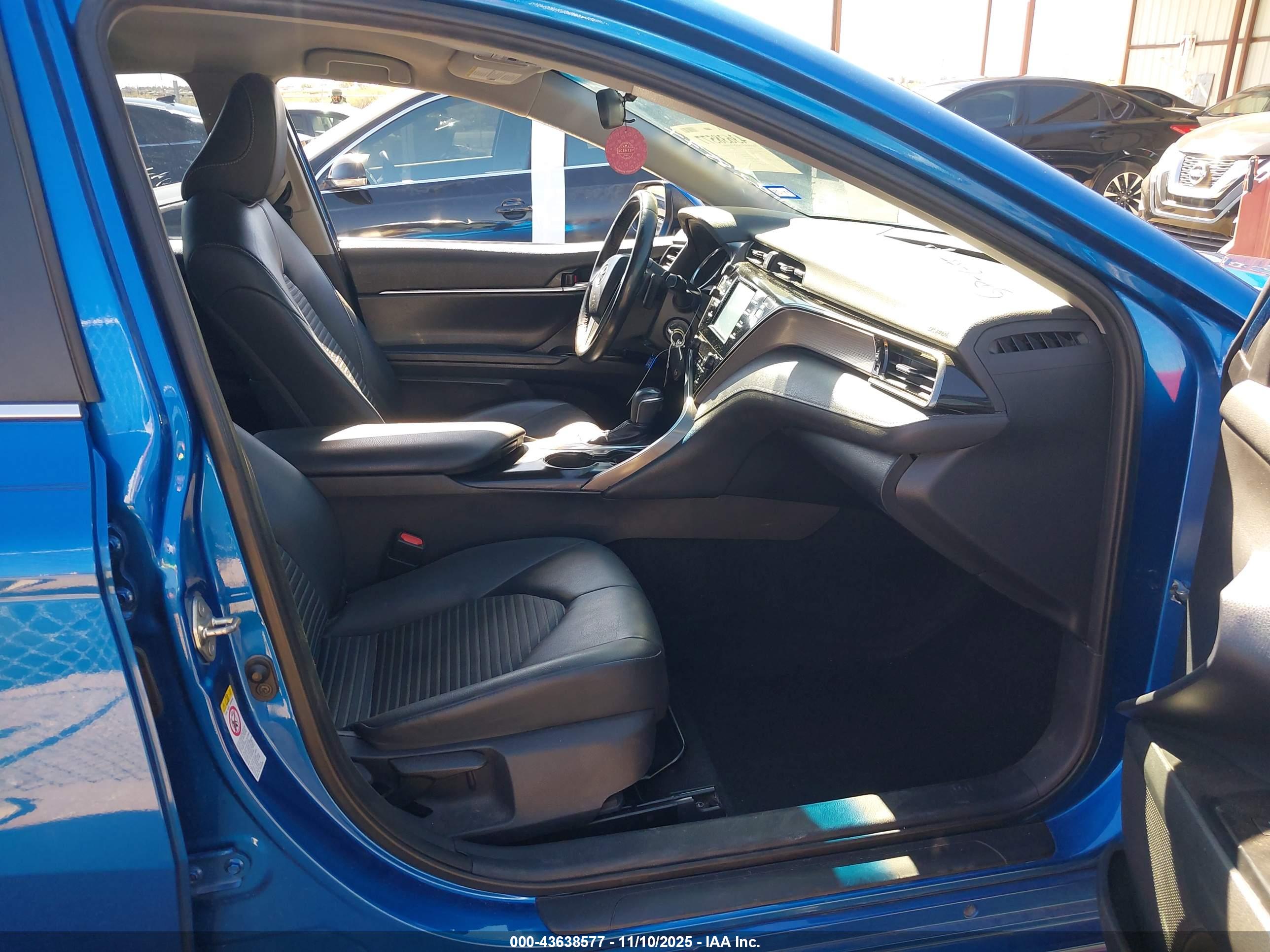 TOYOTA CAMRY image 5