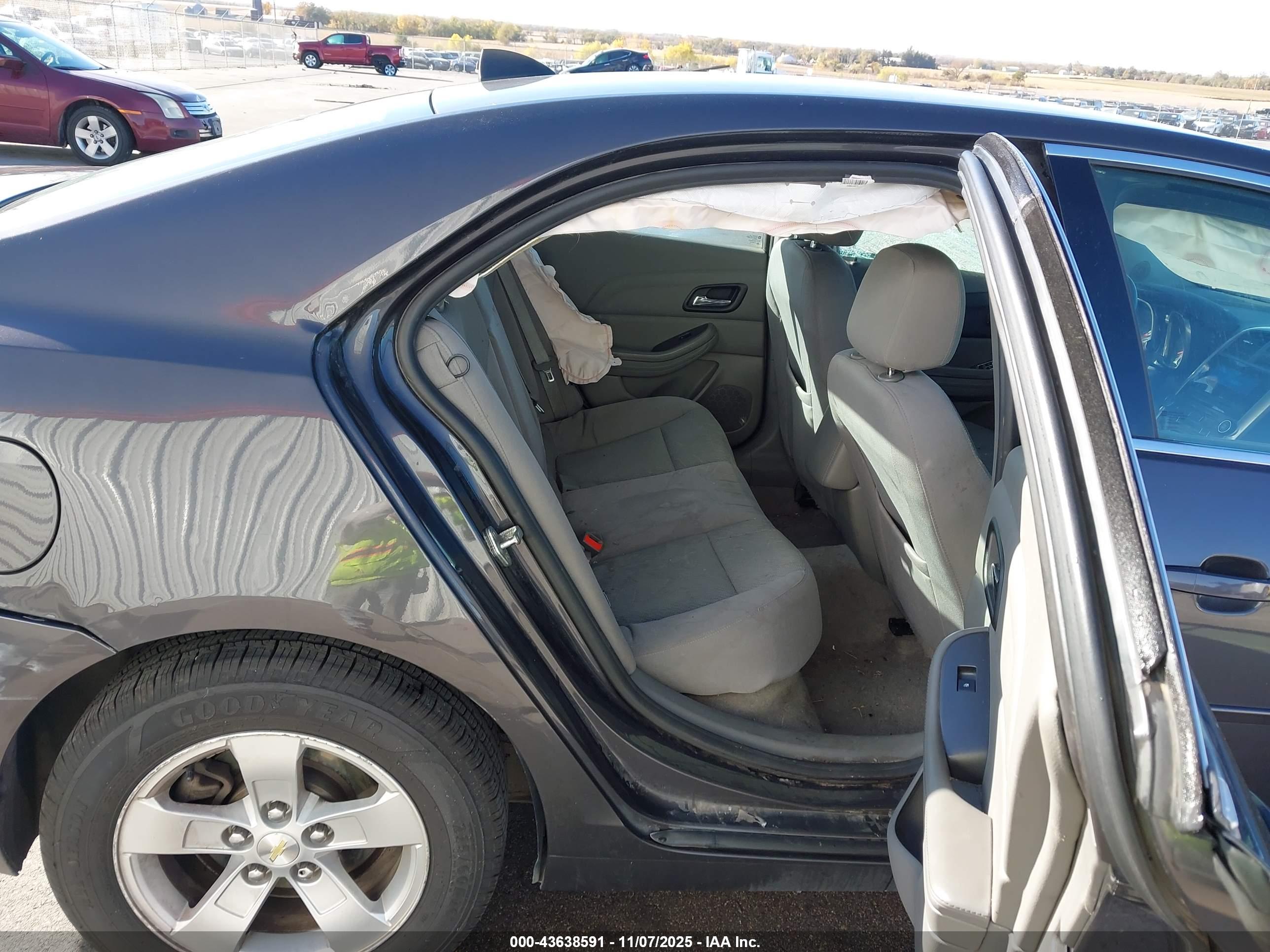 CHEVROLET MALIBU image 8