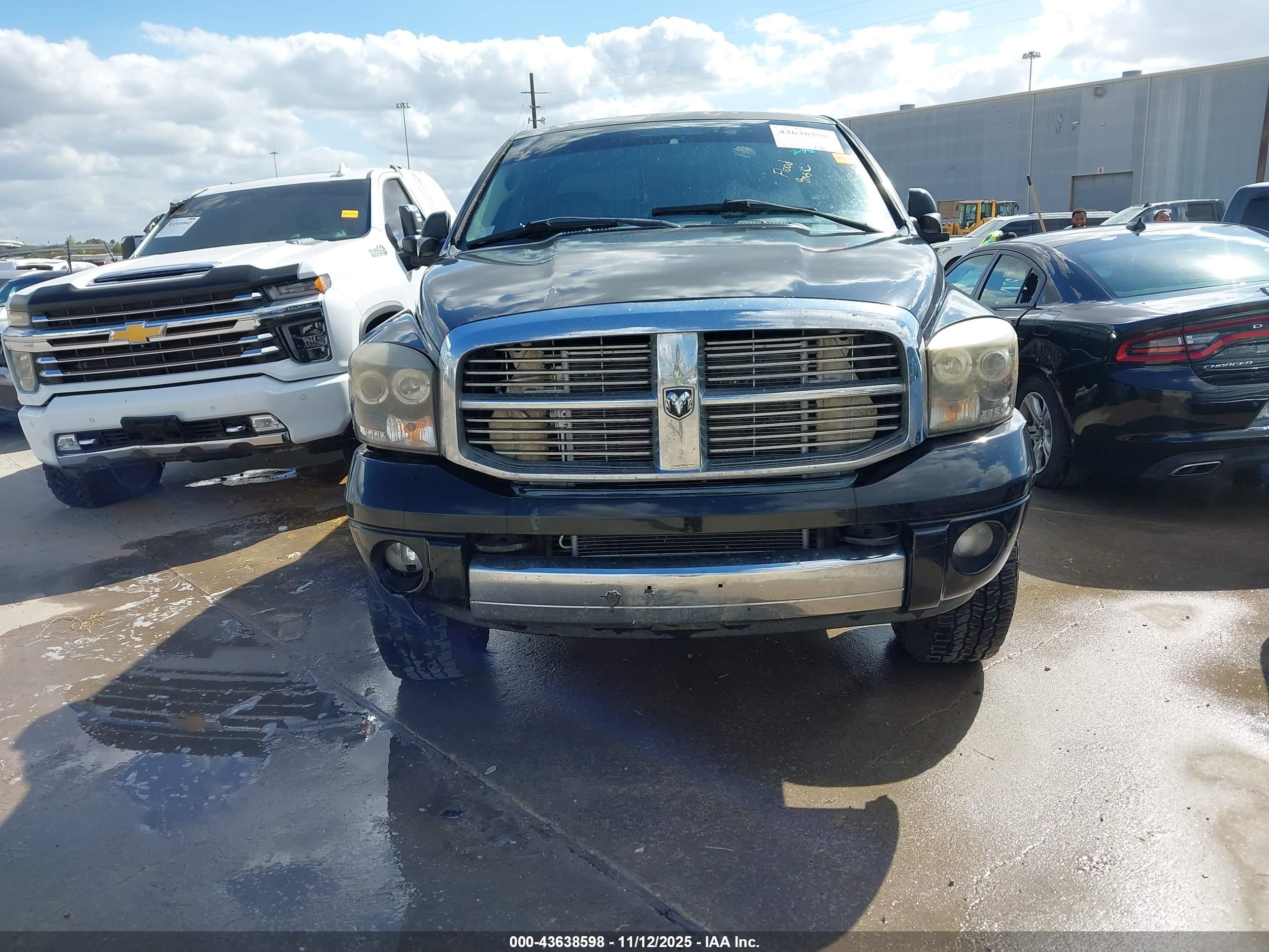 DODGE RAM image 6