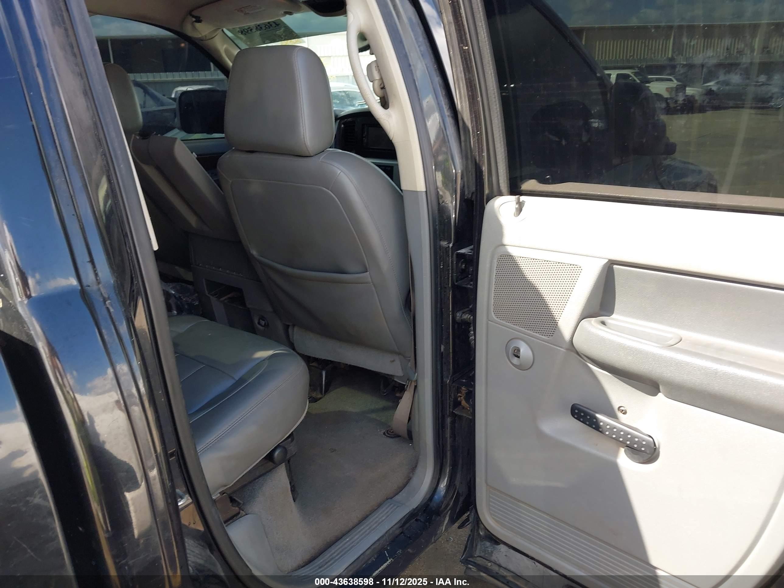 DODGE RAM image 8