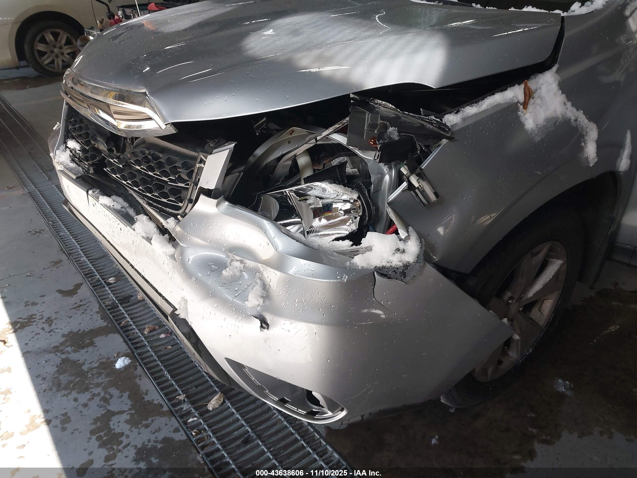 SUBARU FORESTER image 6