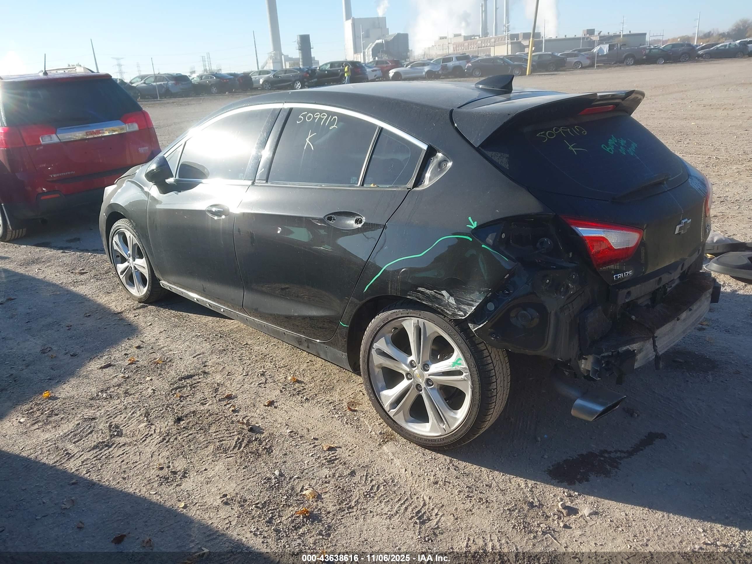 CHEVROLET CRUZE image 3