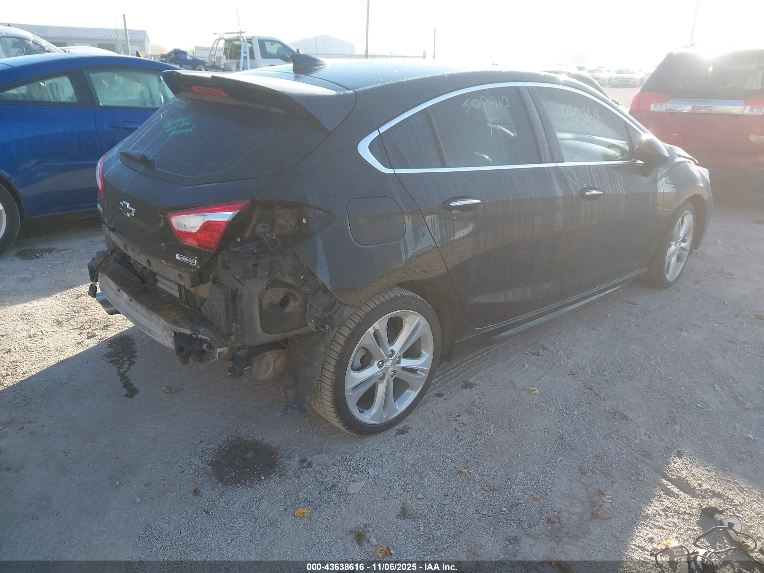 CHEVROLET CRUZE image 4