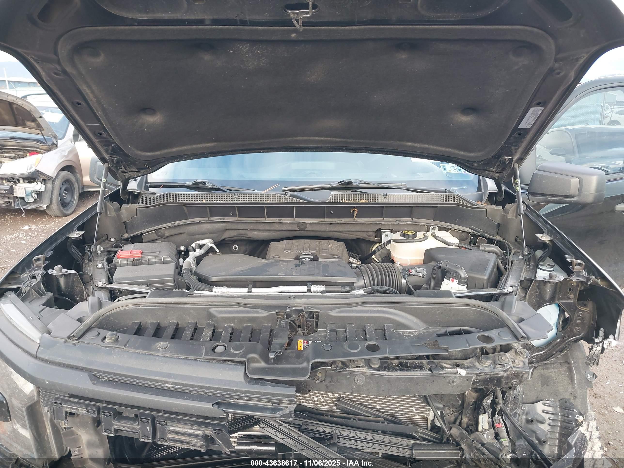 CHEVROLET SILVERADO image 10