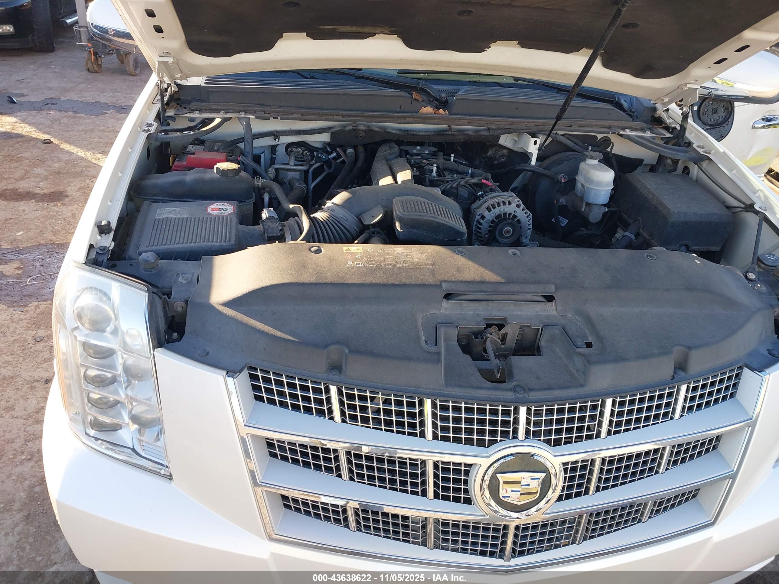 CADILLAC ESCALADE image 10