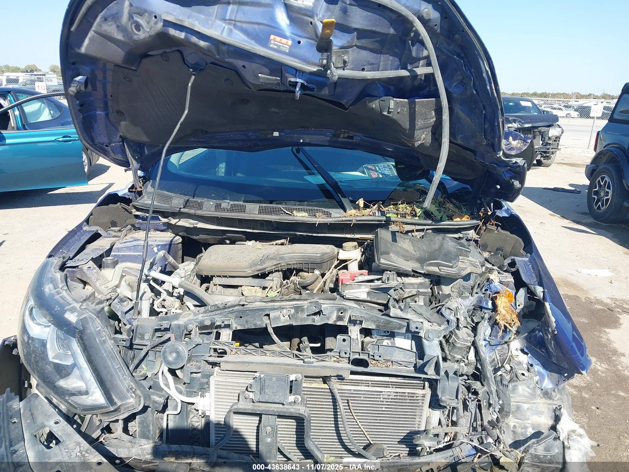 NISSAN ROGUE image 10