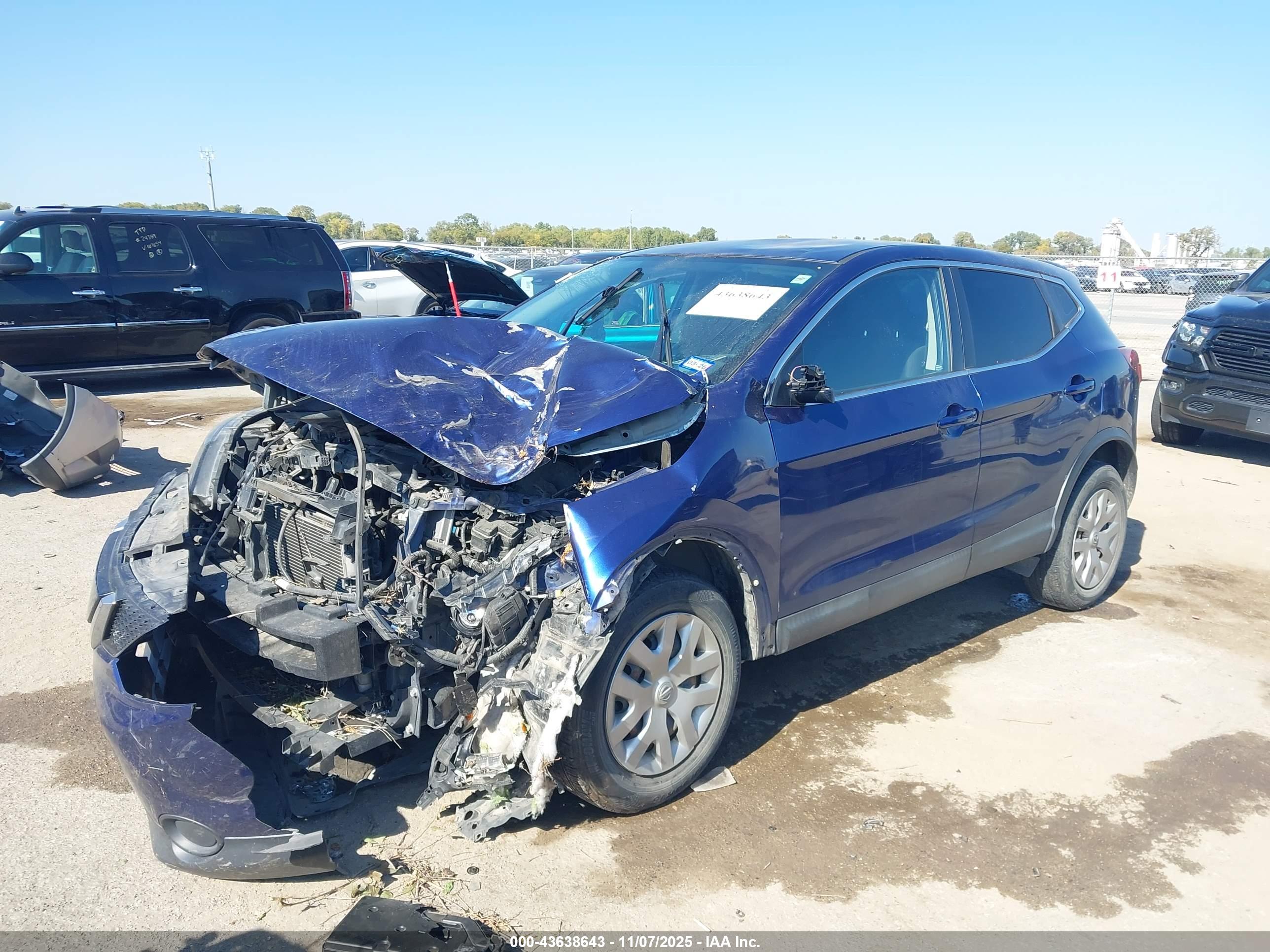 NISSAN ROGUE image 2