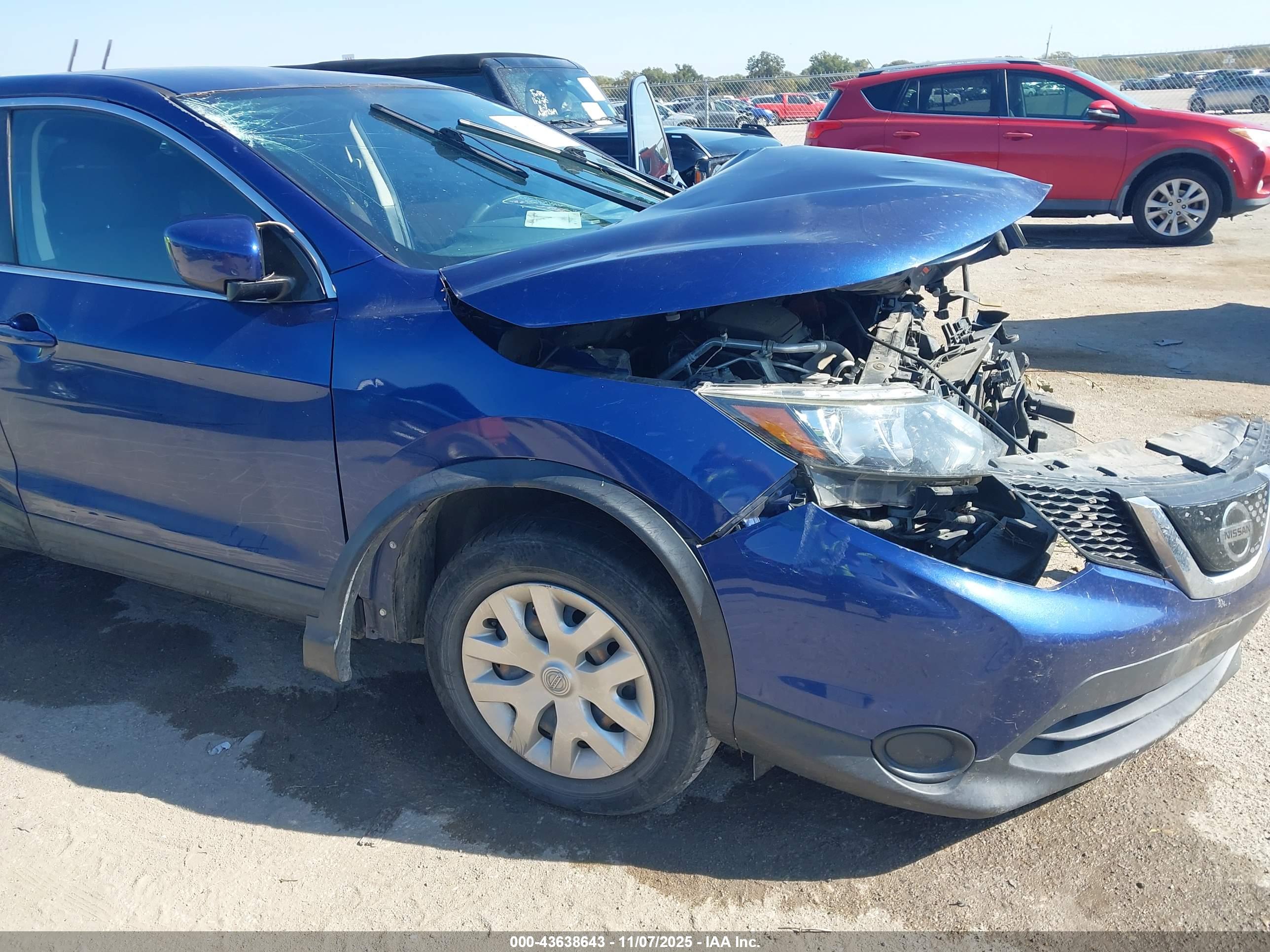 NISSAN ROGUE image 6