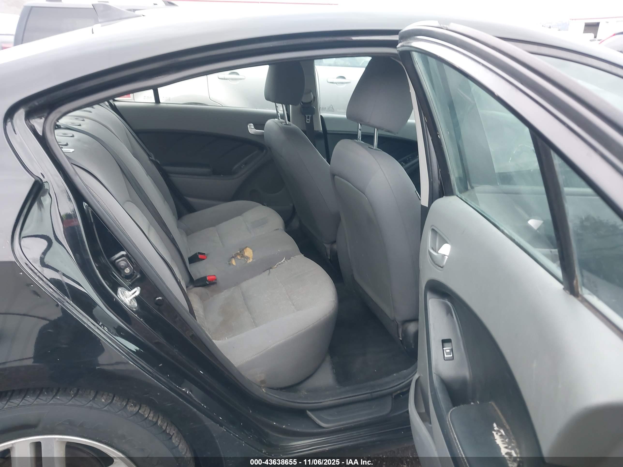 KIA FORTE image 8