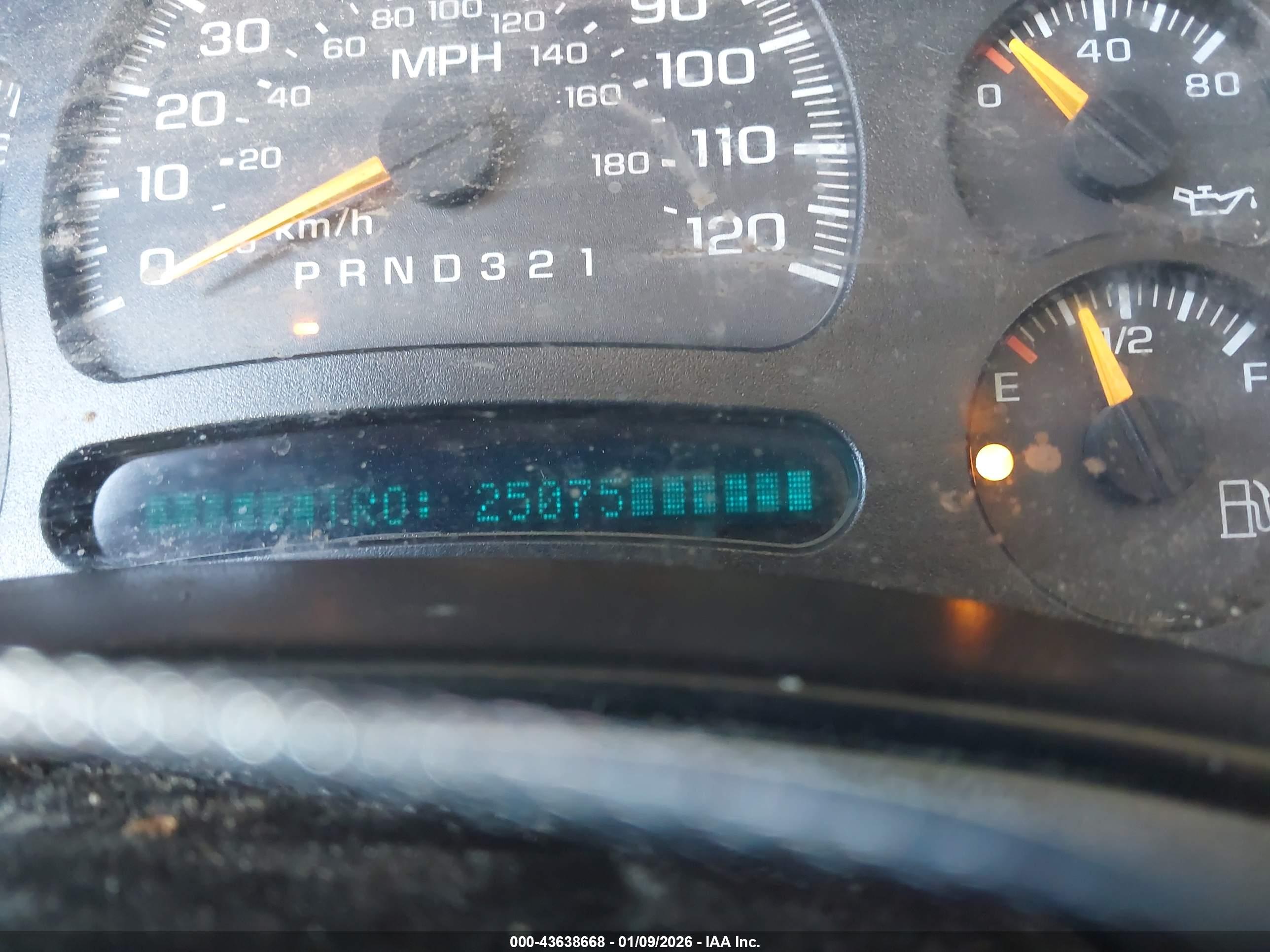 CHEVROLET SILVERADO image 7