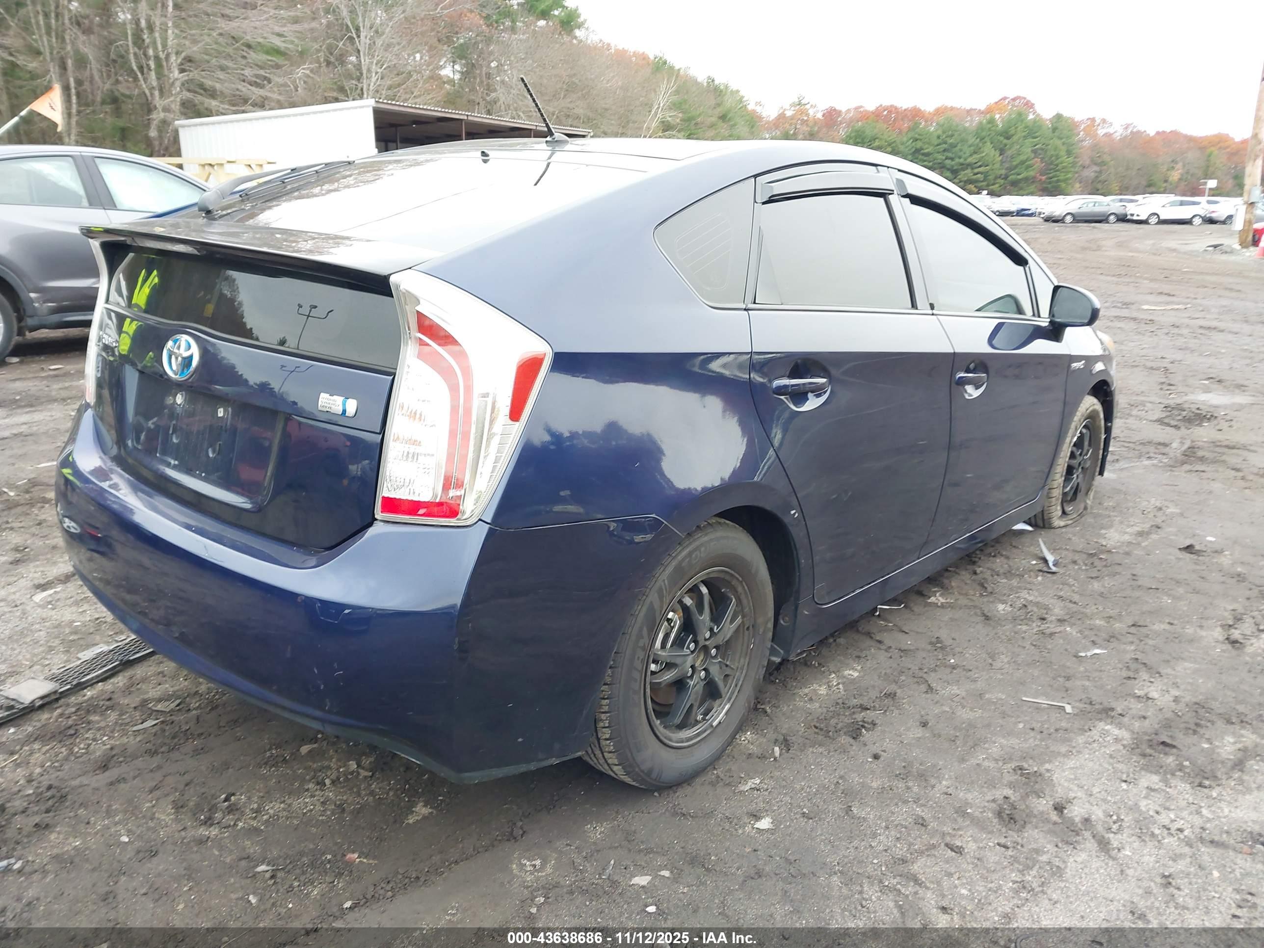 TOYOTA PRIUS image 4