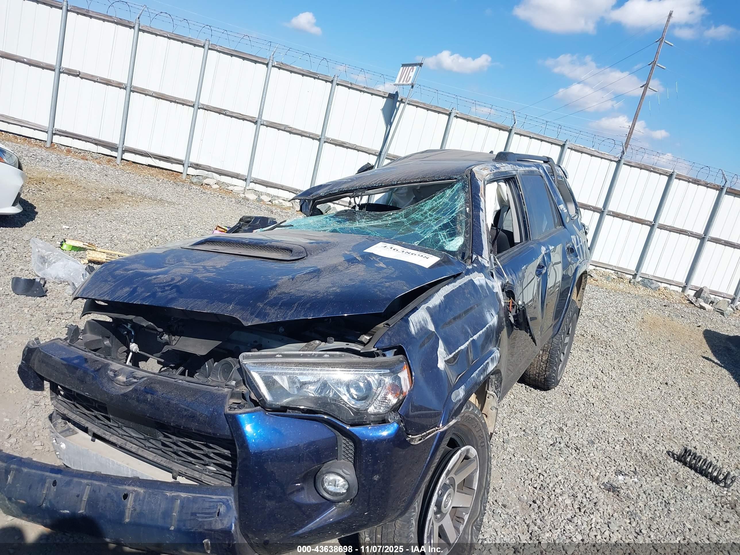 TOYOTA 4RUNNER image 6