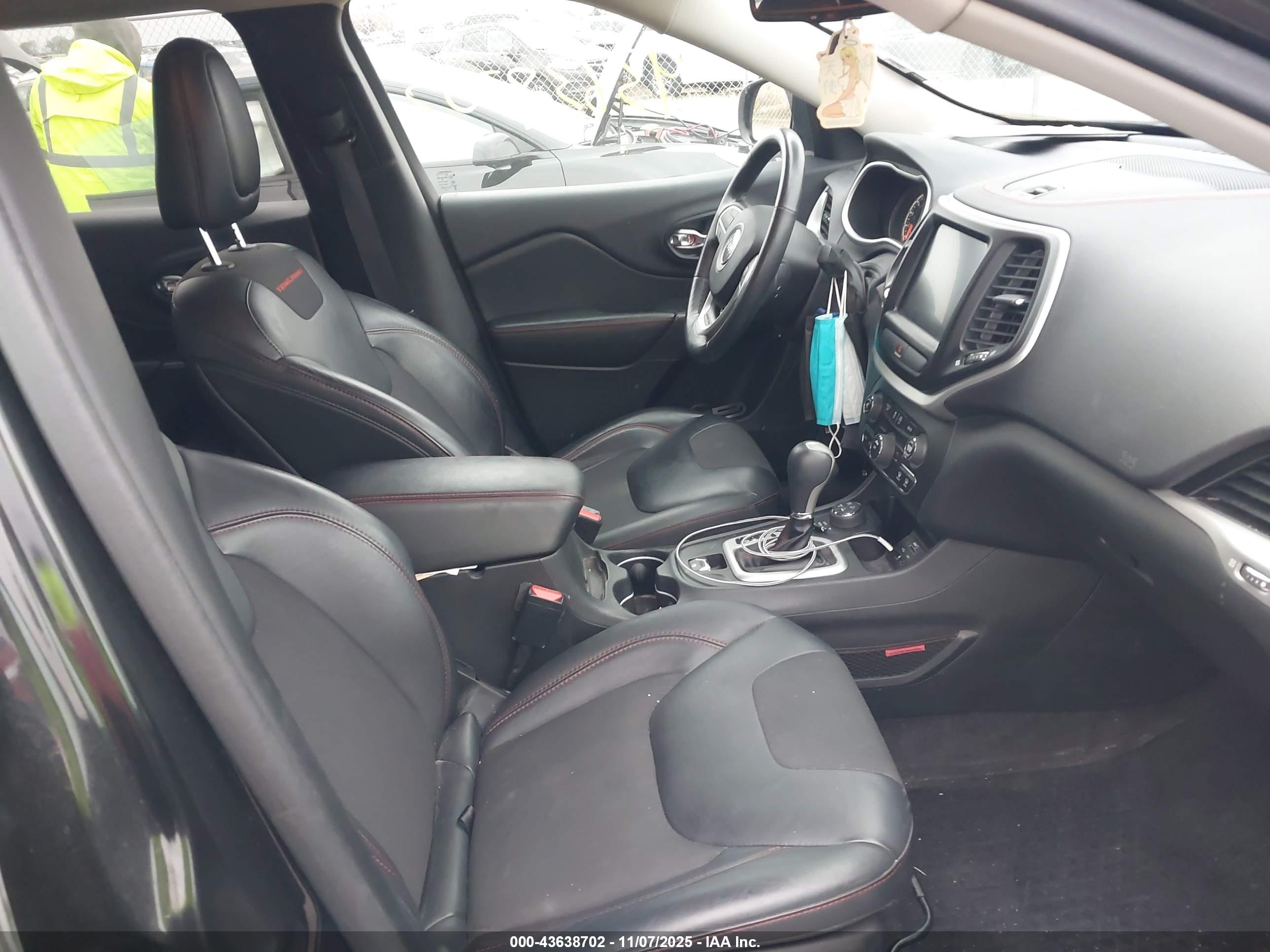 JEEP CHEROKEE image 5