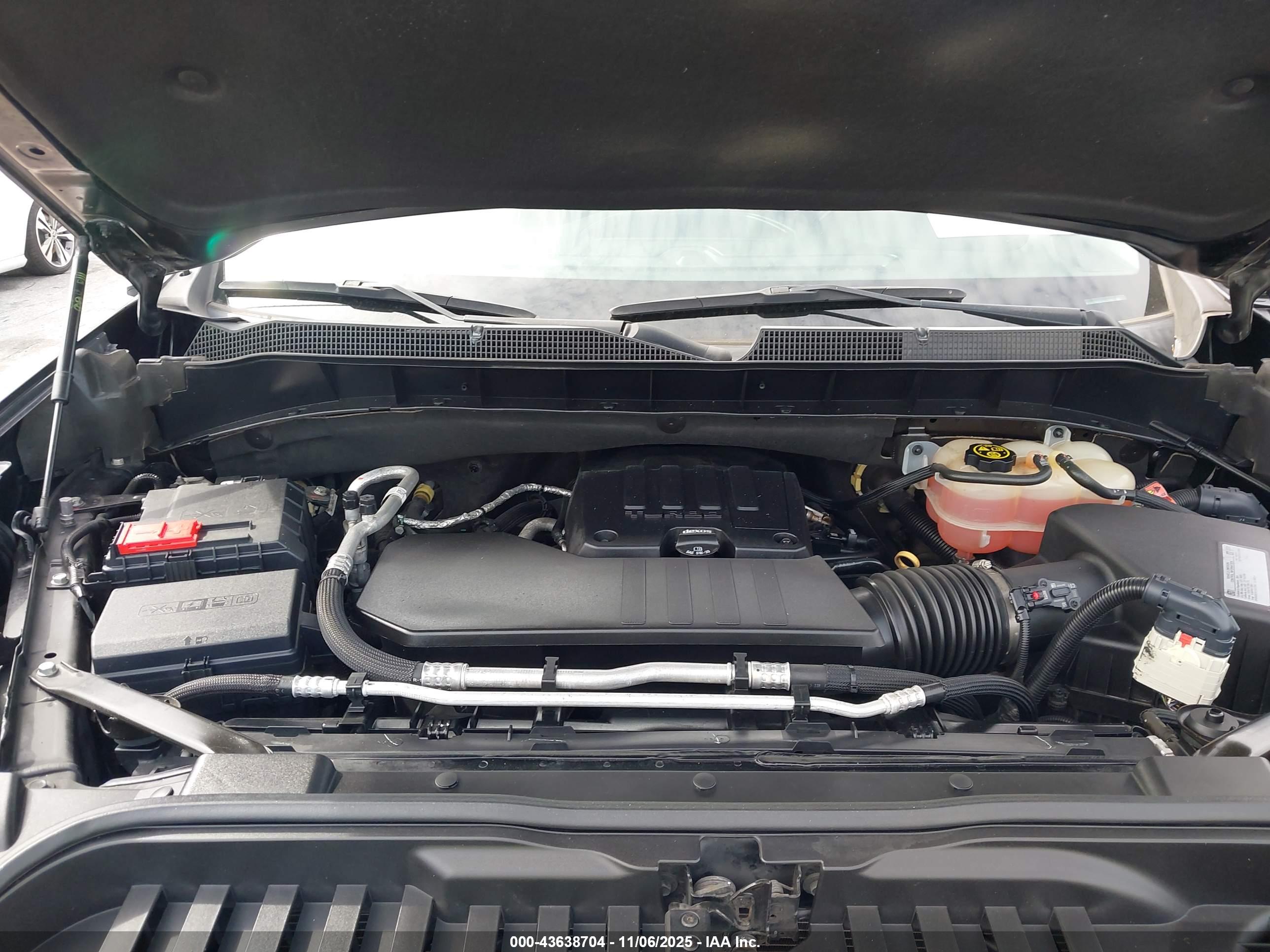 CHEVROLET SILVERADO image 10