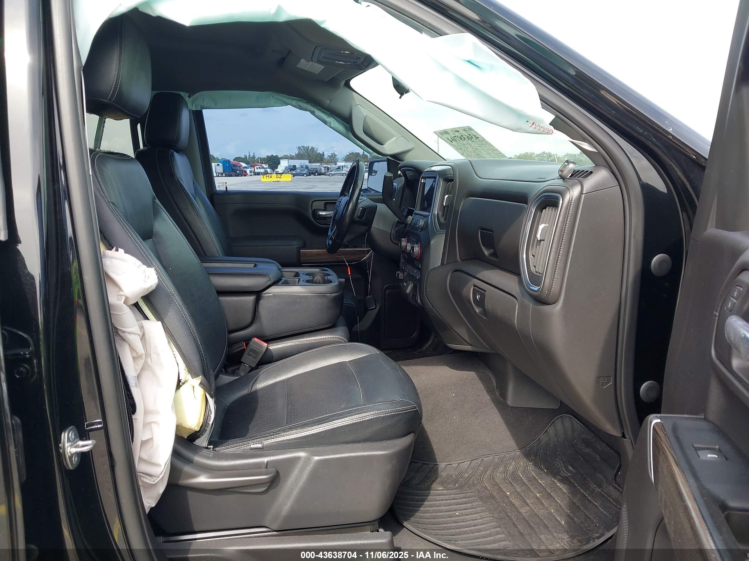 CHEVROLET SILVERADO image 5