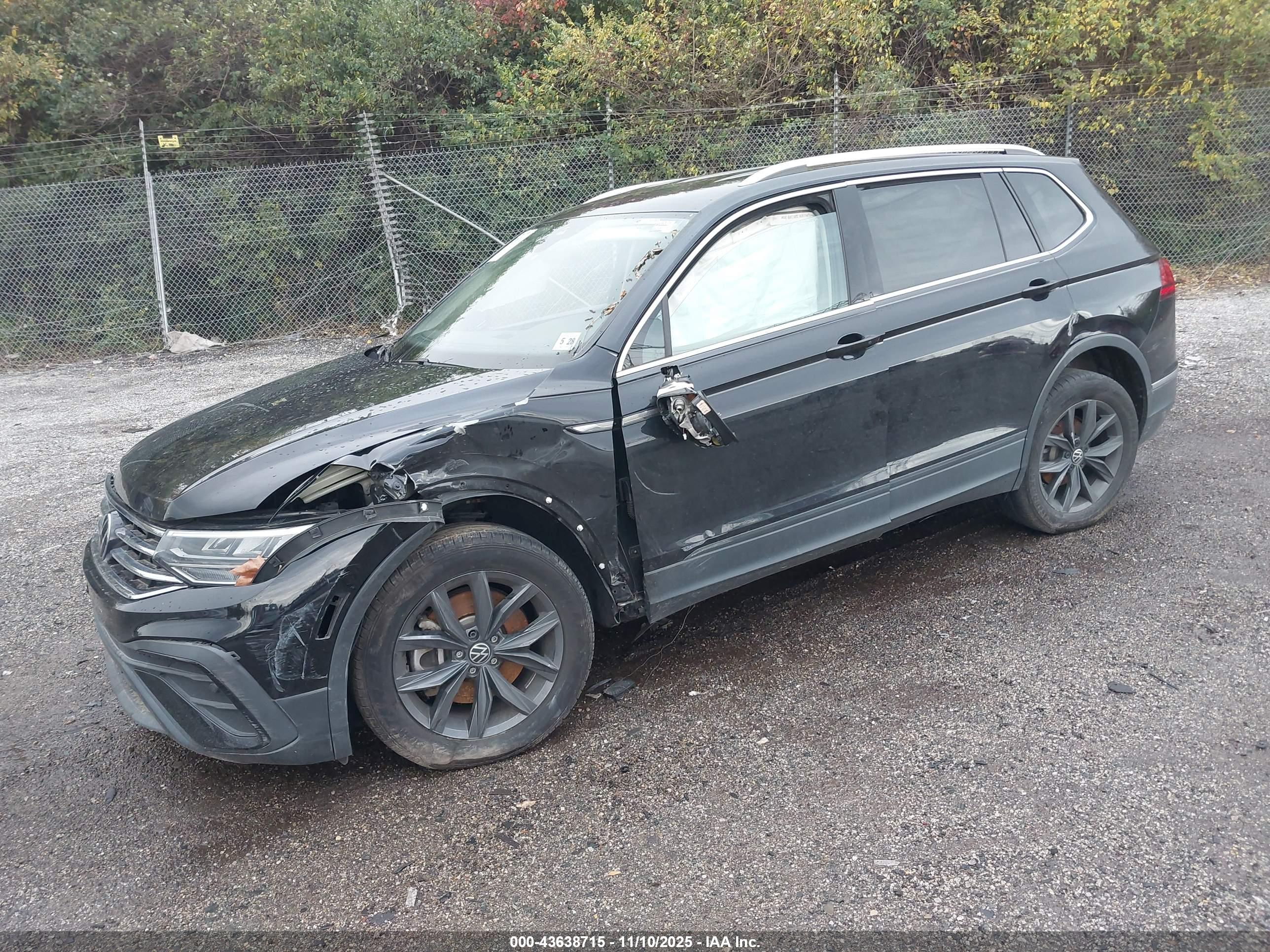 VOLKSWAGEN TIGUAN image 2