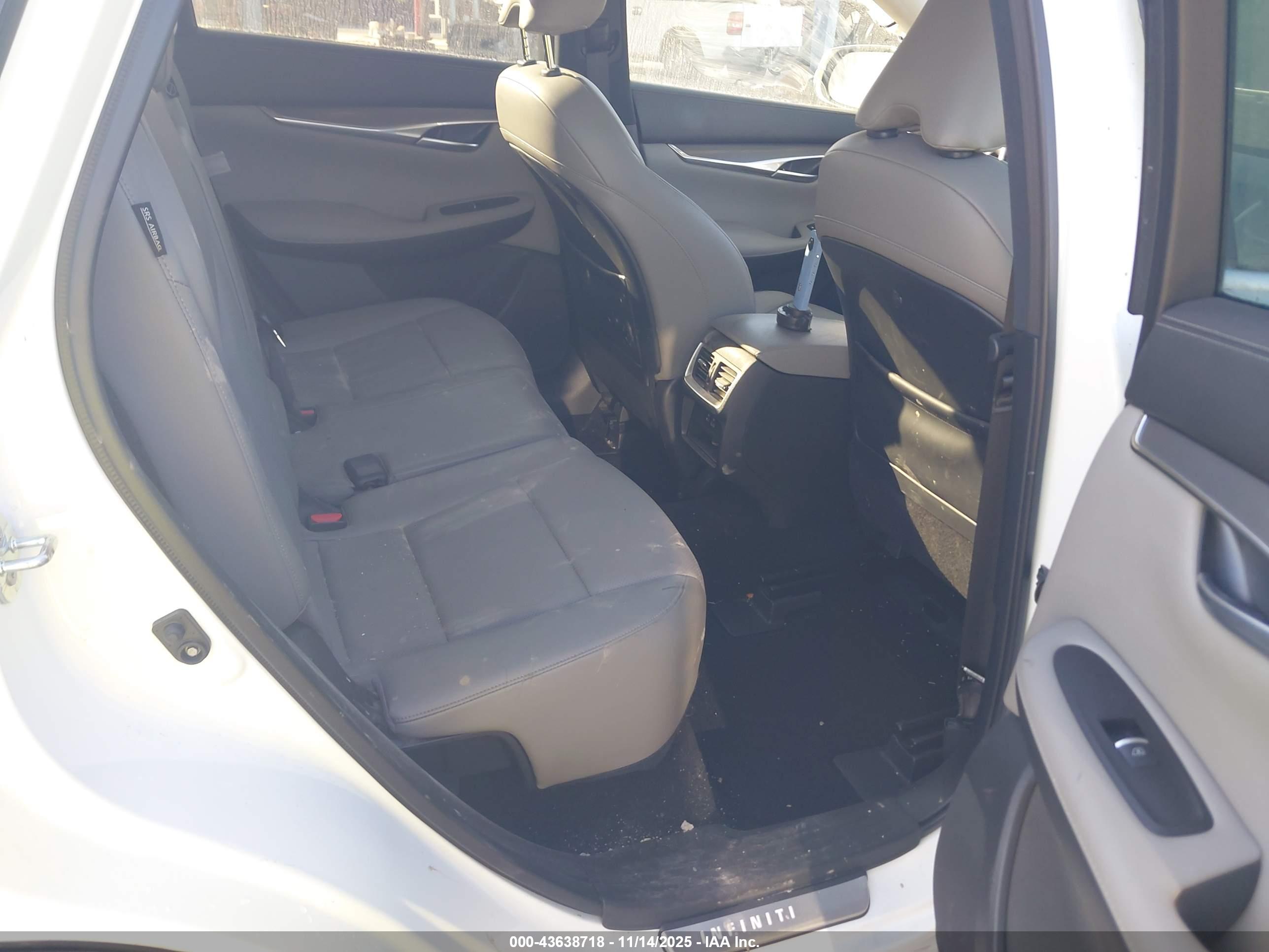INFINITI QX50 image 8