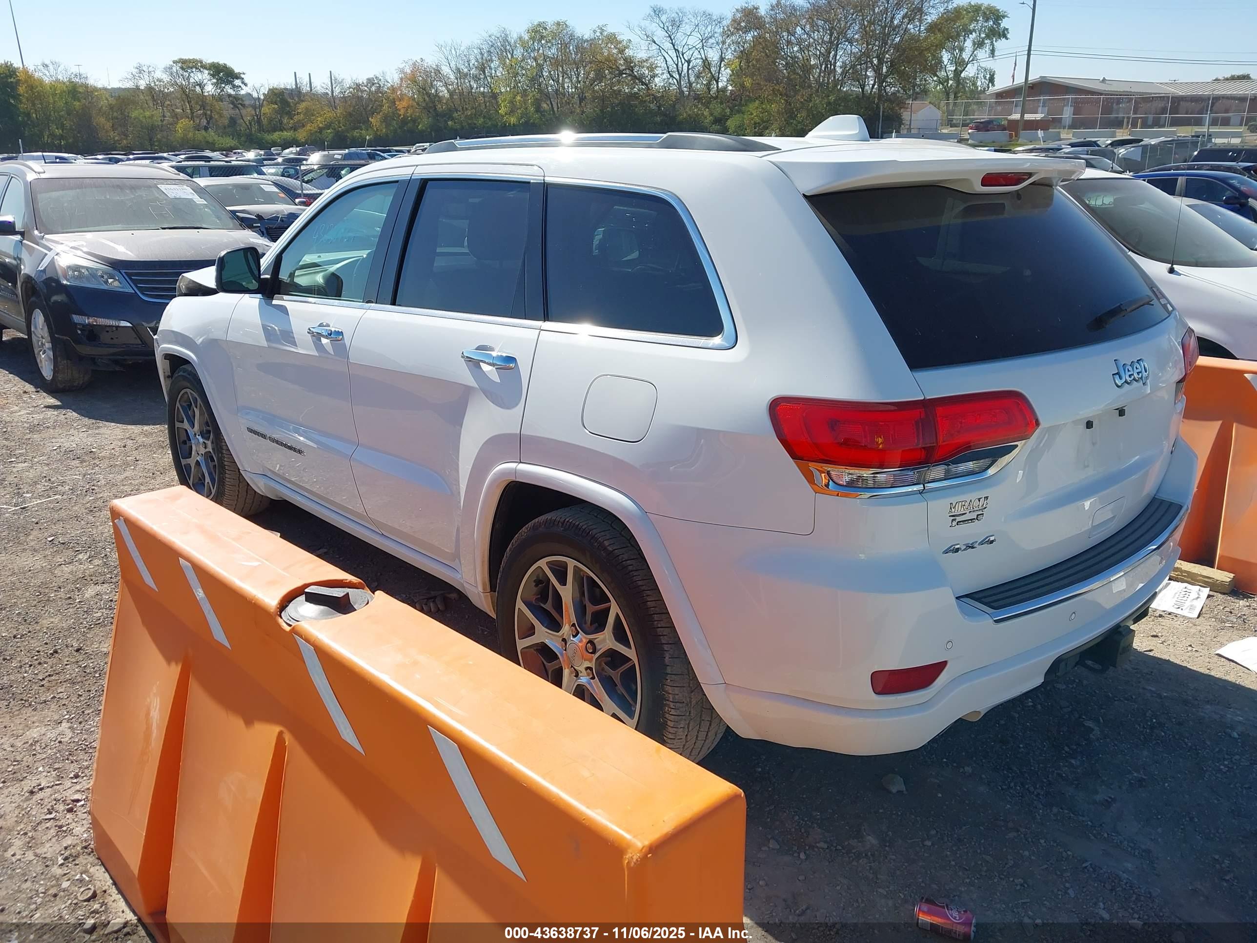 JEEP GRAND image 3