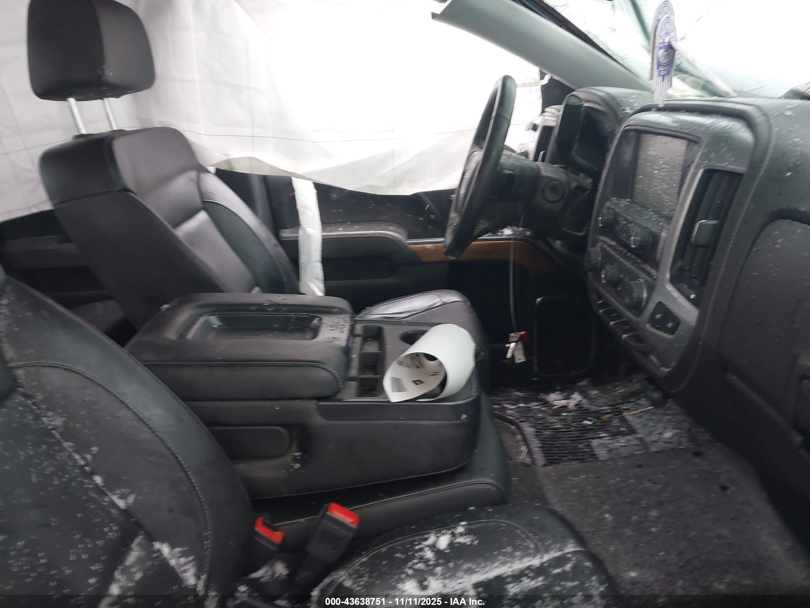 CHEVROLET SILVERADO image 5