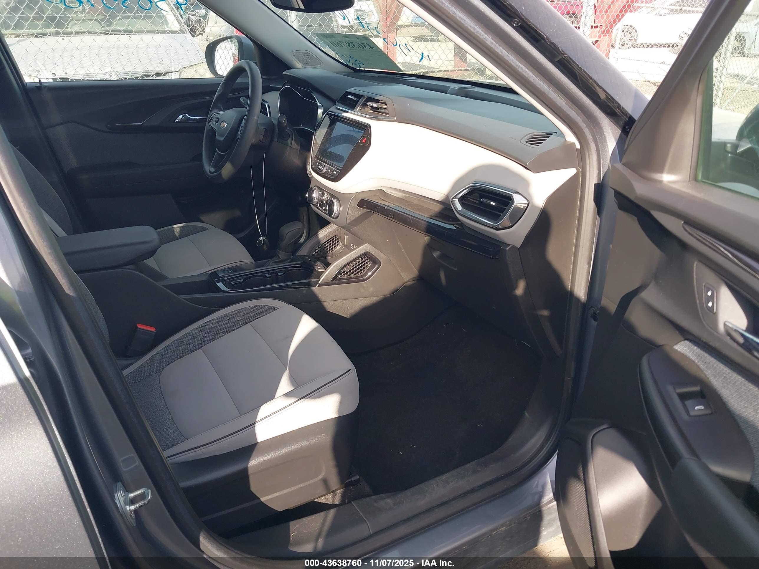 CHEVROLET TRAILBLAZER image 5