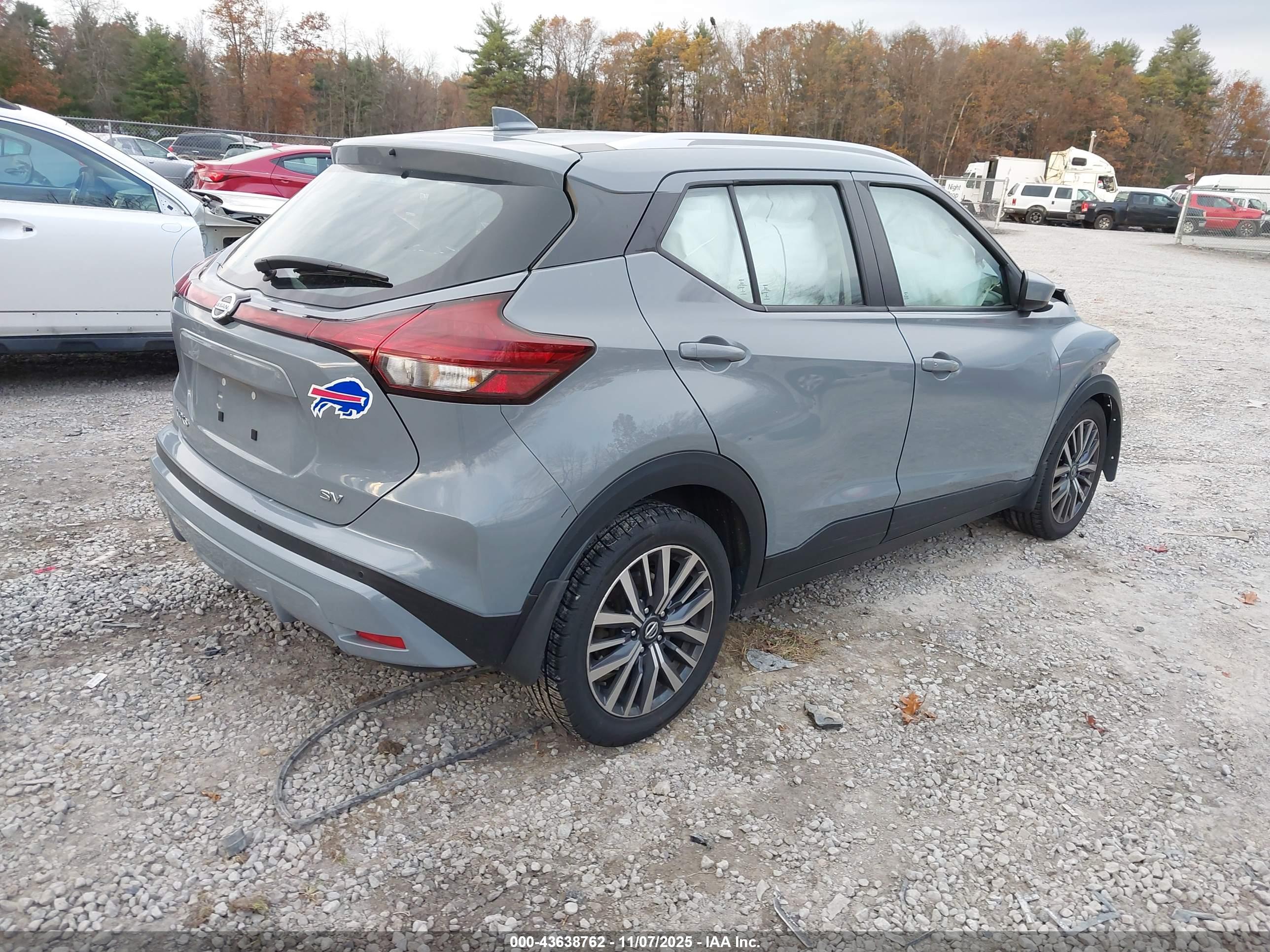 NISSAN KICKS image 4