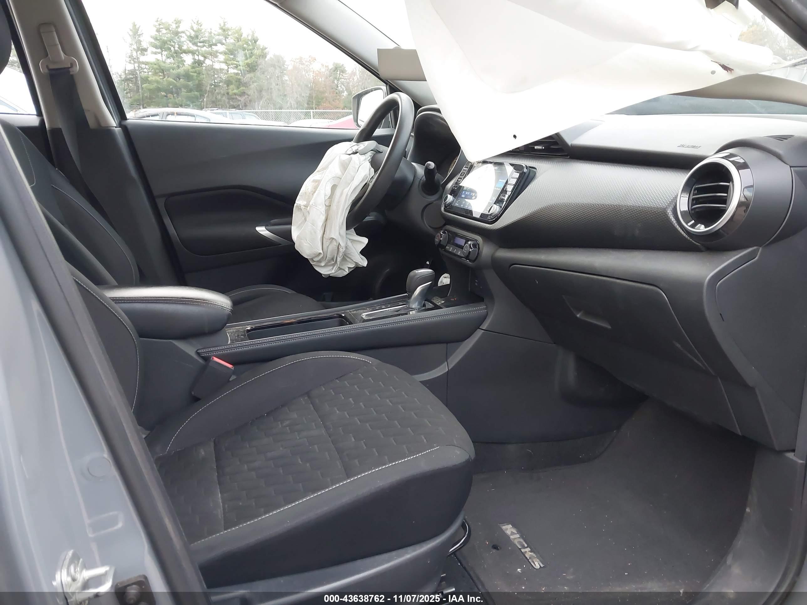 NISSAN KICKS image 5