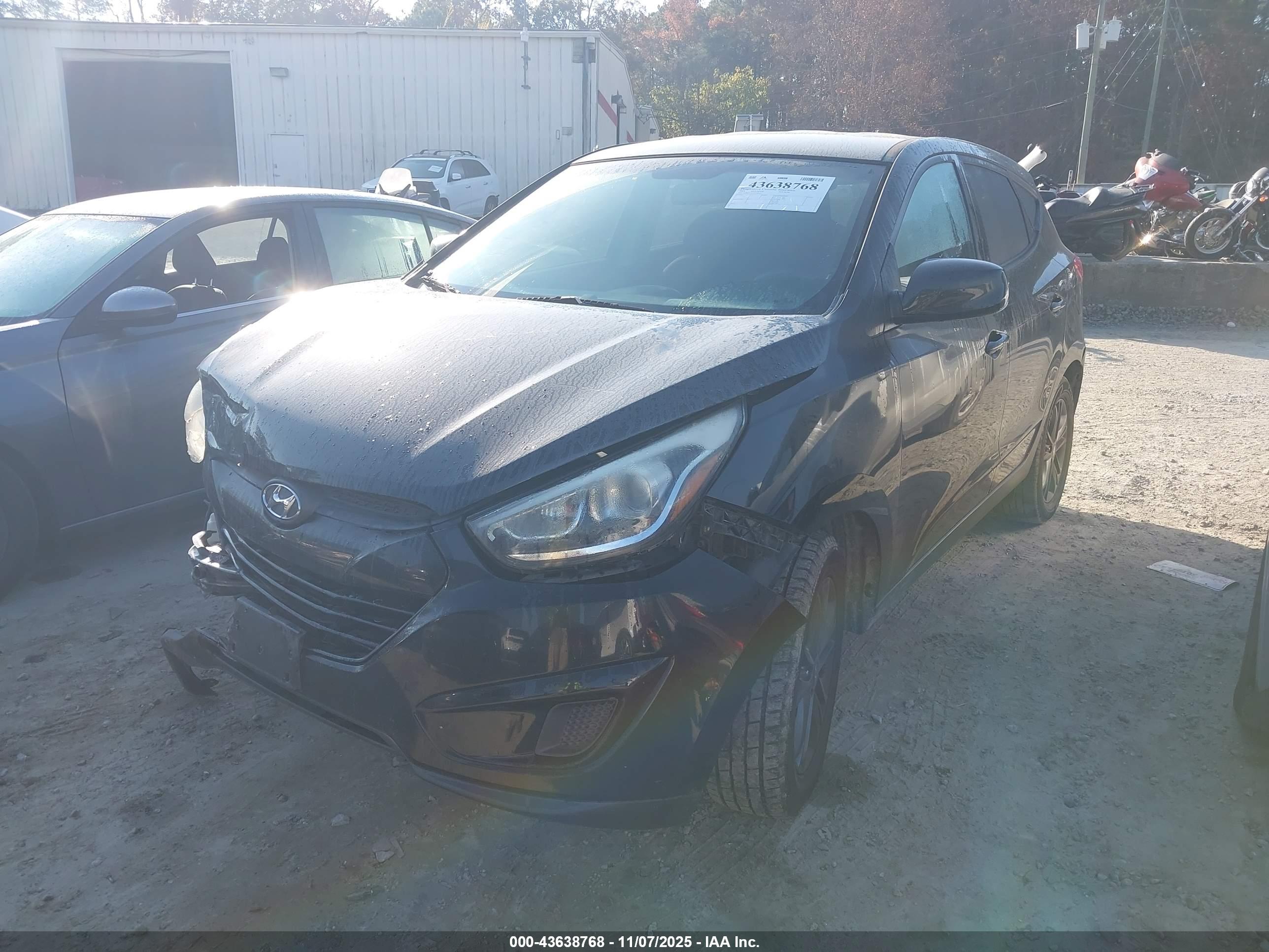 HYUNDAI TUCSON image 2