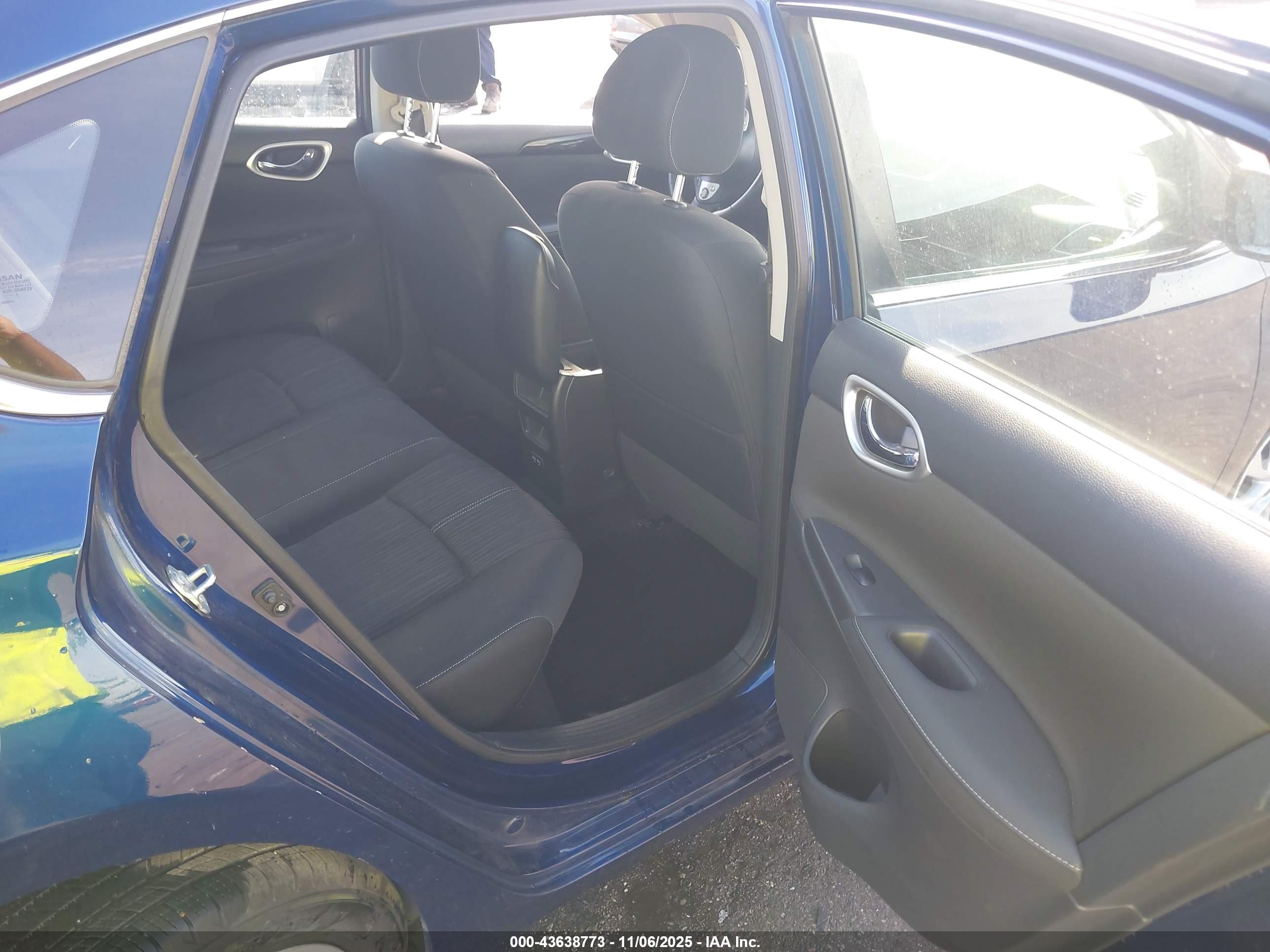 NISSAN SENTRA image 8