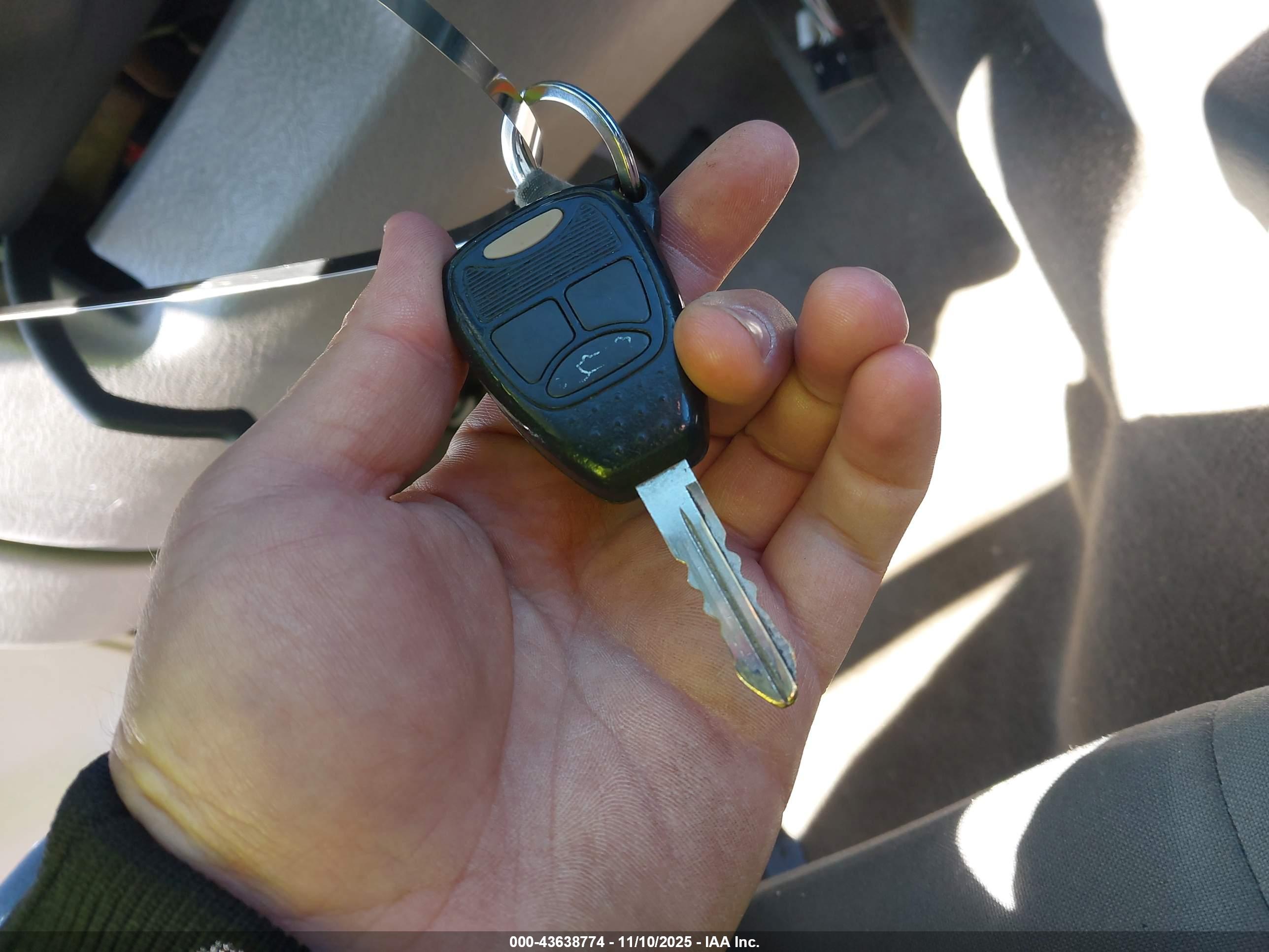 JEEP LIBERTY image 11